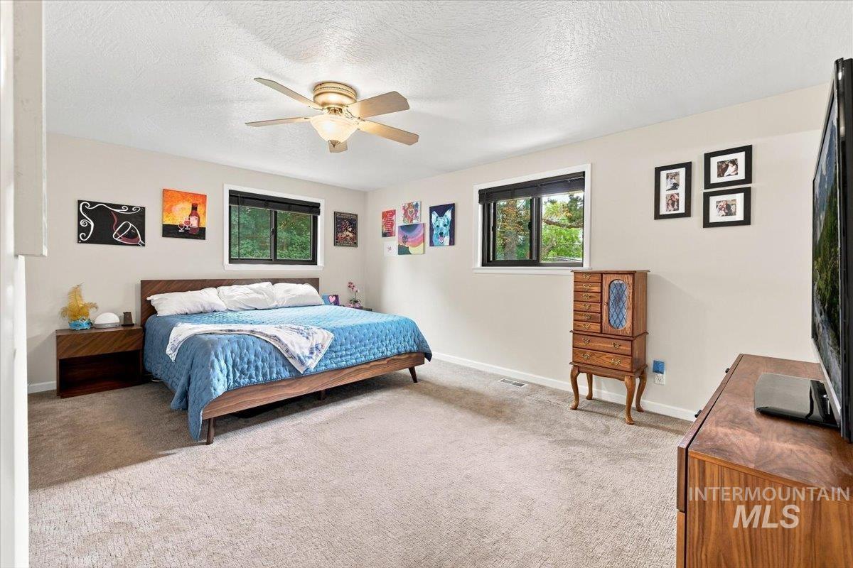 5203 N Sorrento Dr Property Photo 27