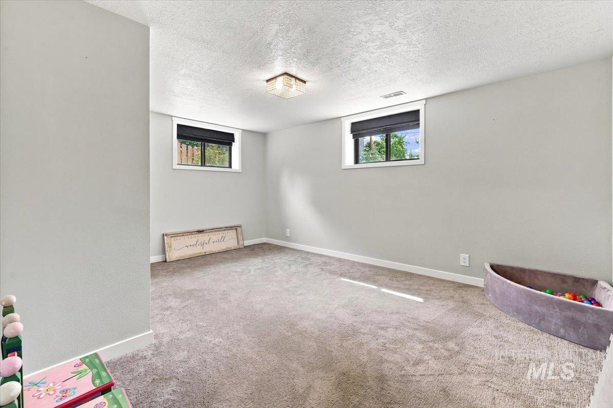5203 N Sorrento Dr Property Photo 40