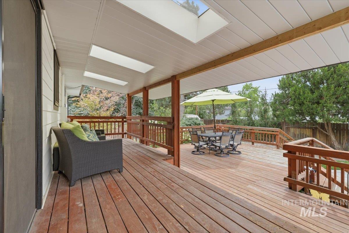 5203 N Sorrento Dr Property Photo 44
