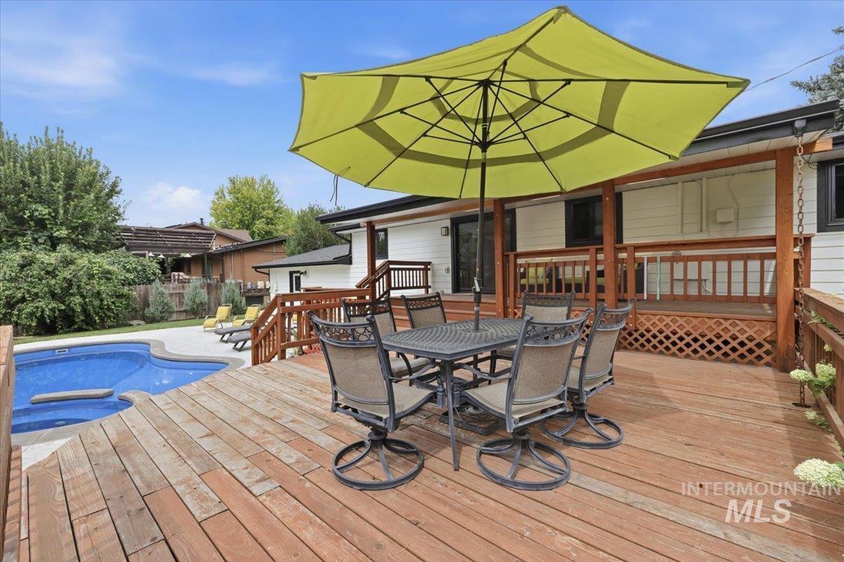 5203 N Sorrento Dr Property Photo 47