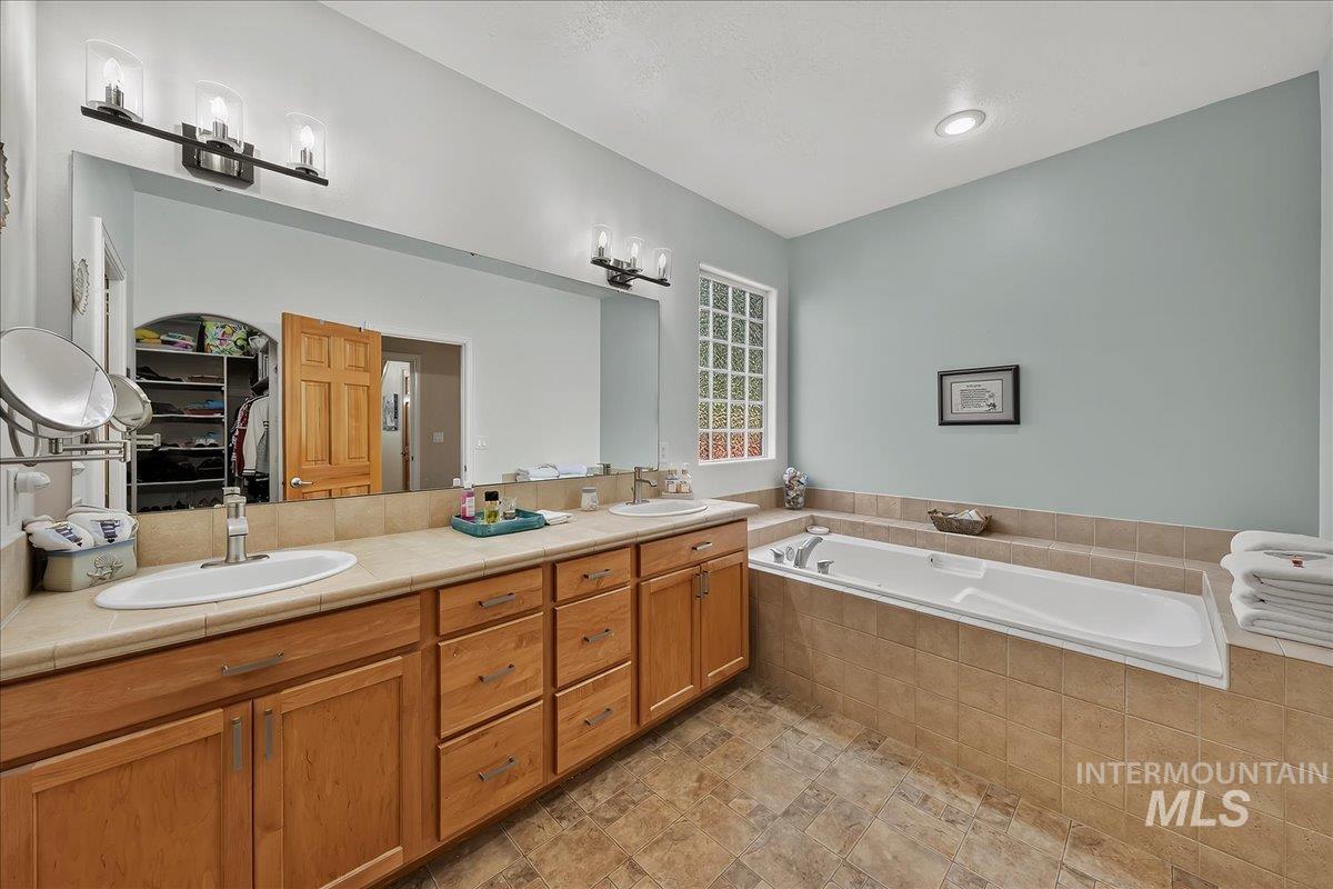 3454 S Shortleaf Ave. Property Photo 30