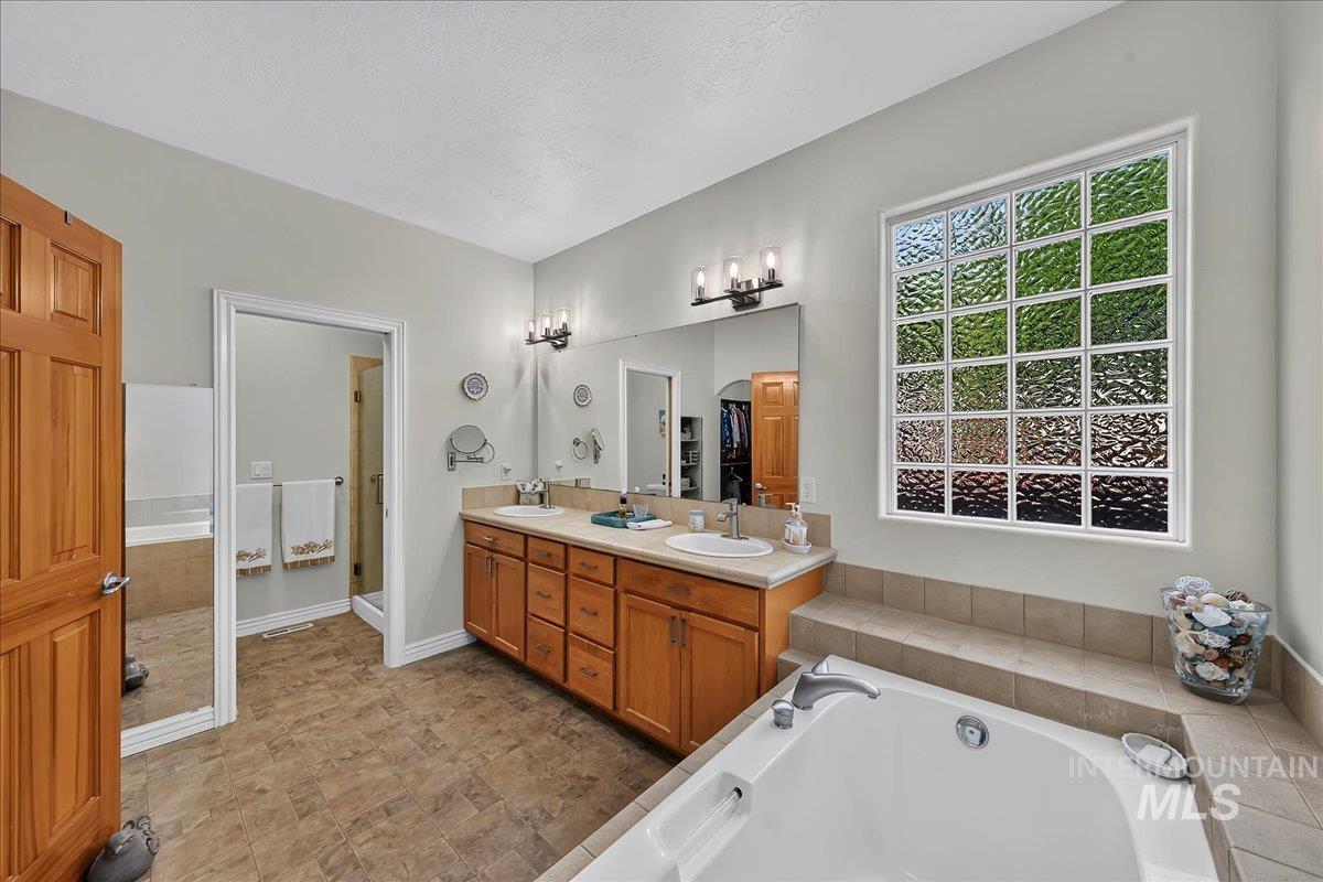 3454 S Shortleaf Ave. Property Photo 33