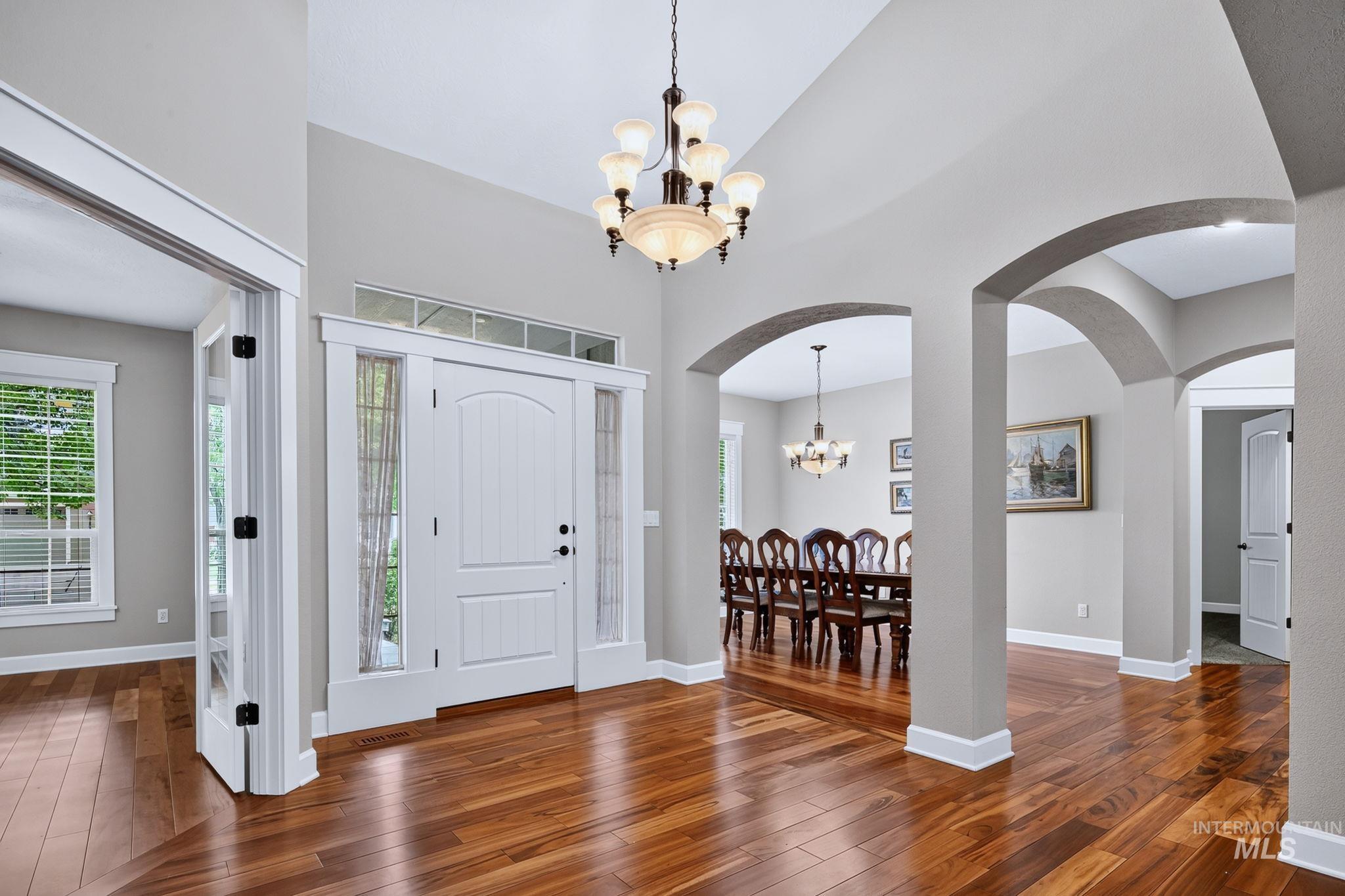 3660 N Colbourne Way Property Photo 3