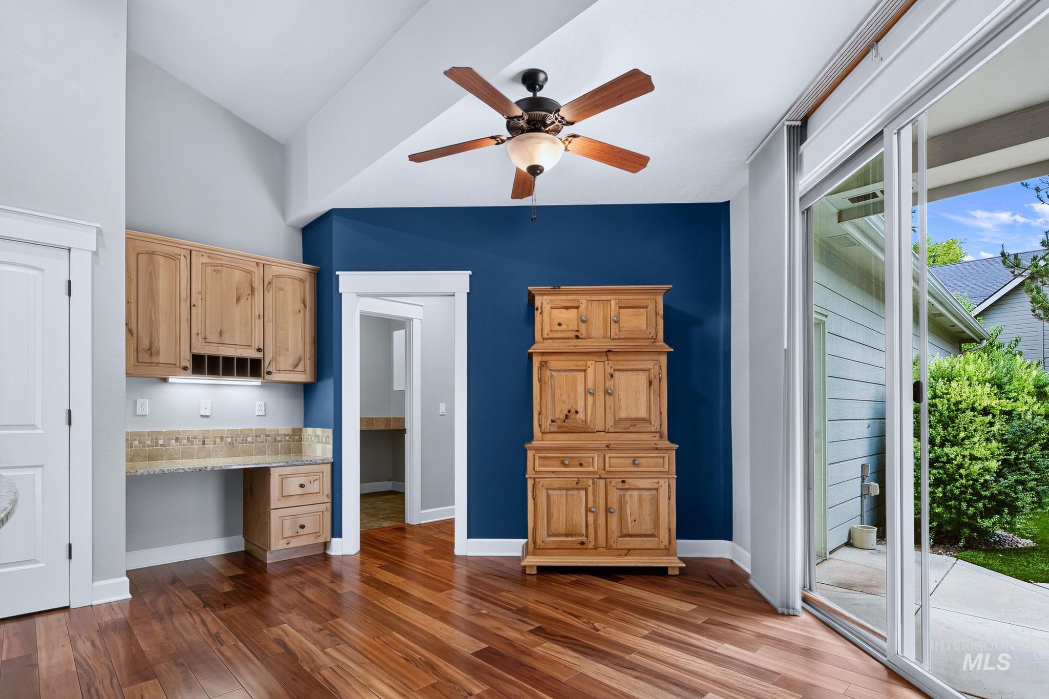 3660 N Colbourne Way Property Photo 11
