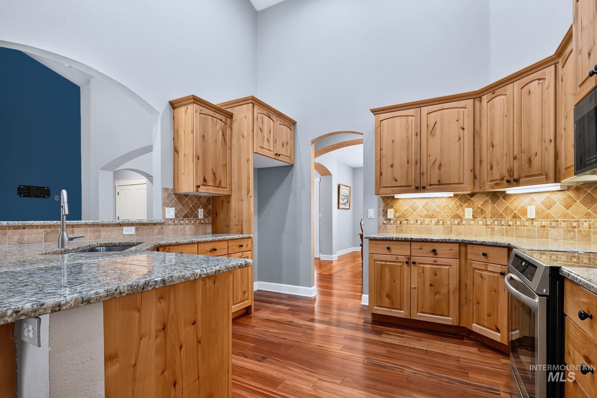 3660 N Colbourne Way Property Photo 13