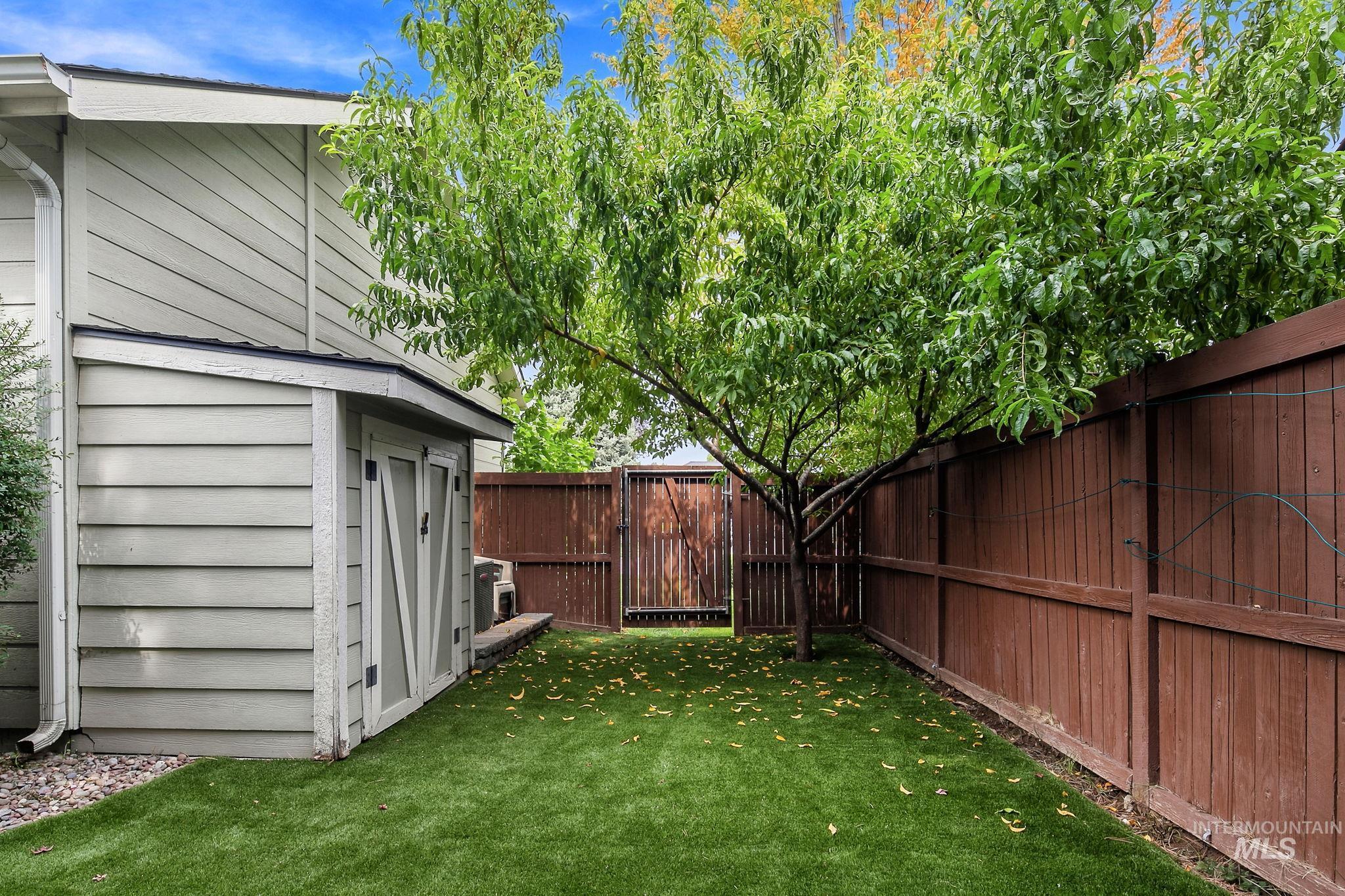 3660 N Colbourne Way Property Photo 40