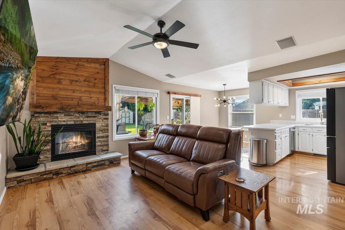 4406 S Timridge Way Property Photo 8