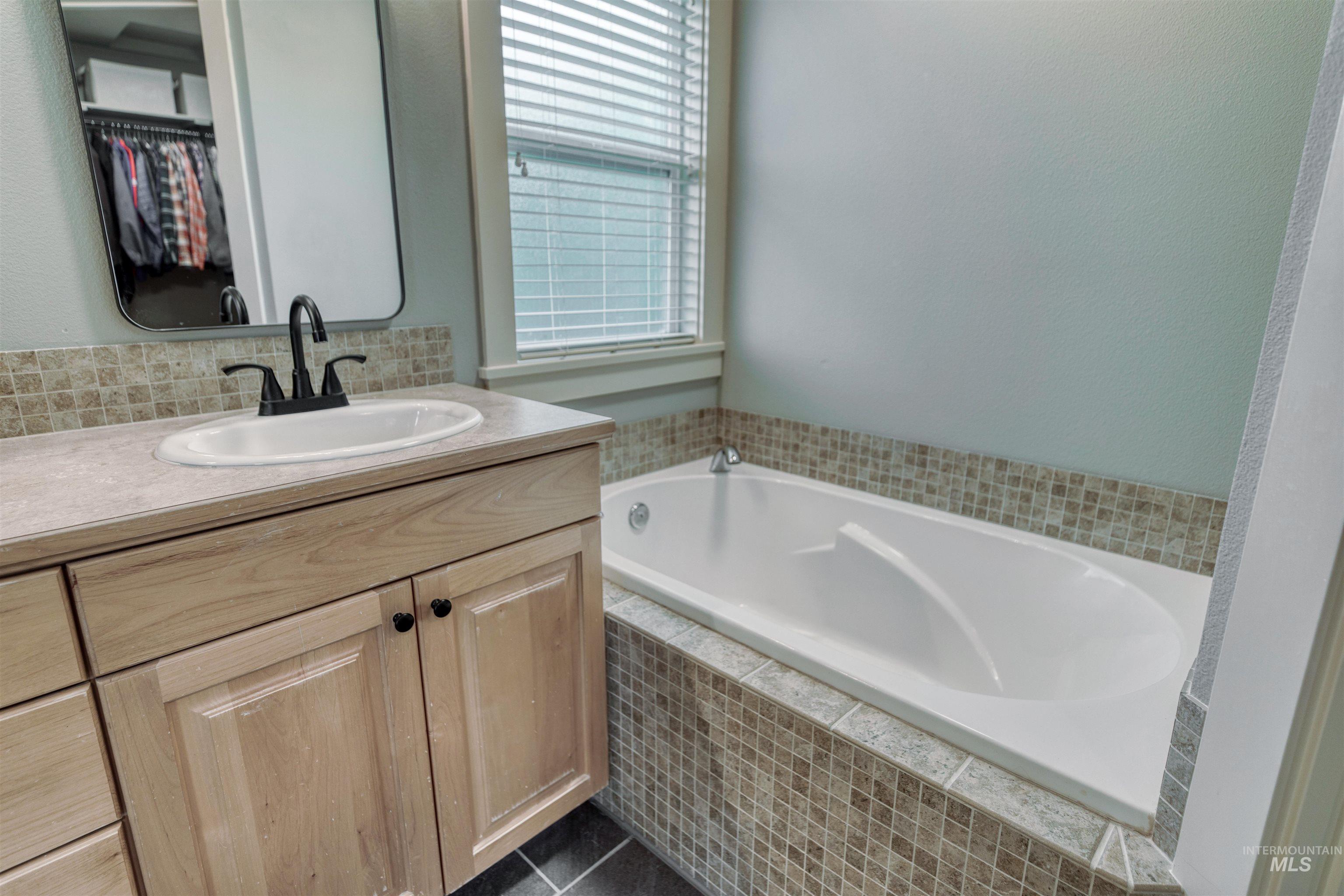 3989 N Park Crossing Ave Property Photo 15