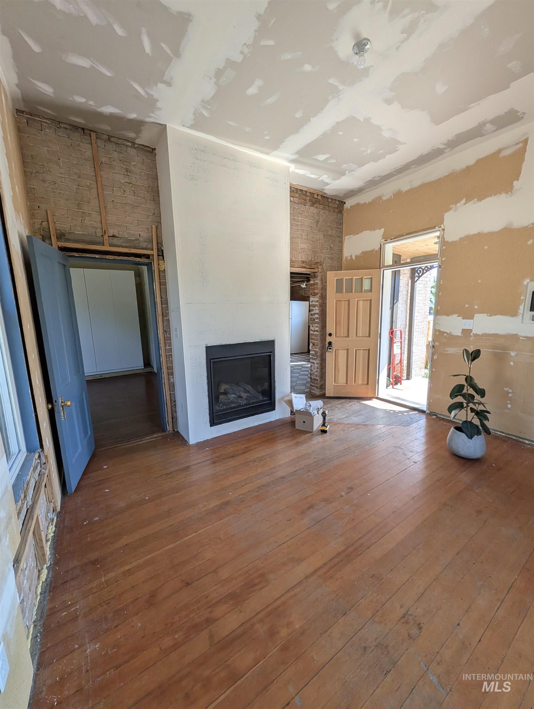 4949 E 41 N Property Photo 4