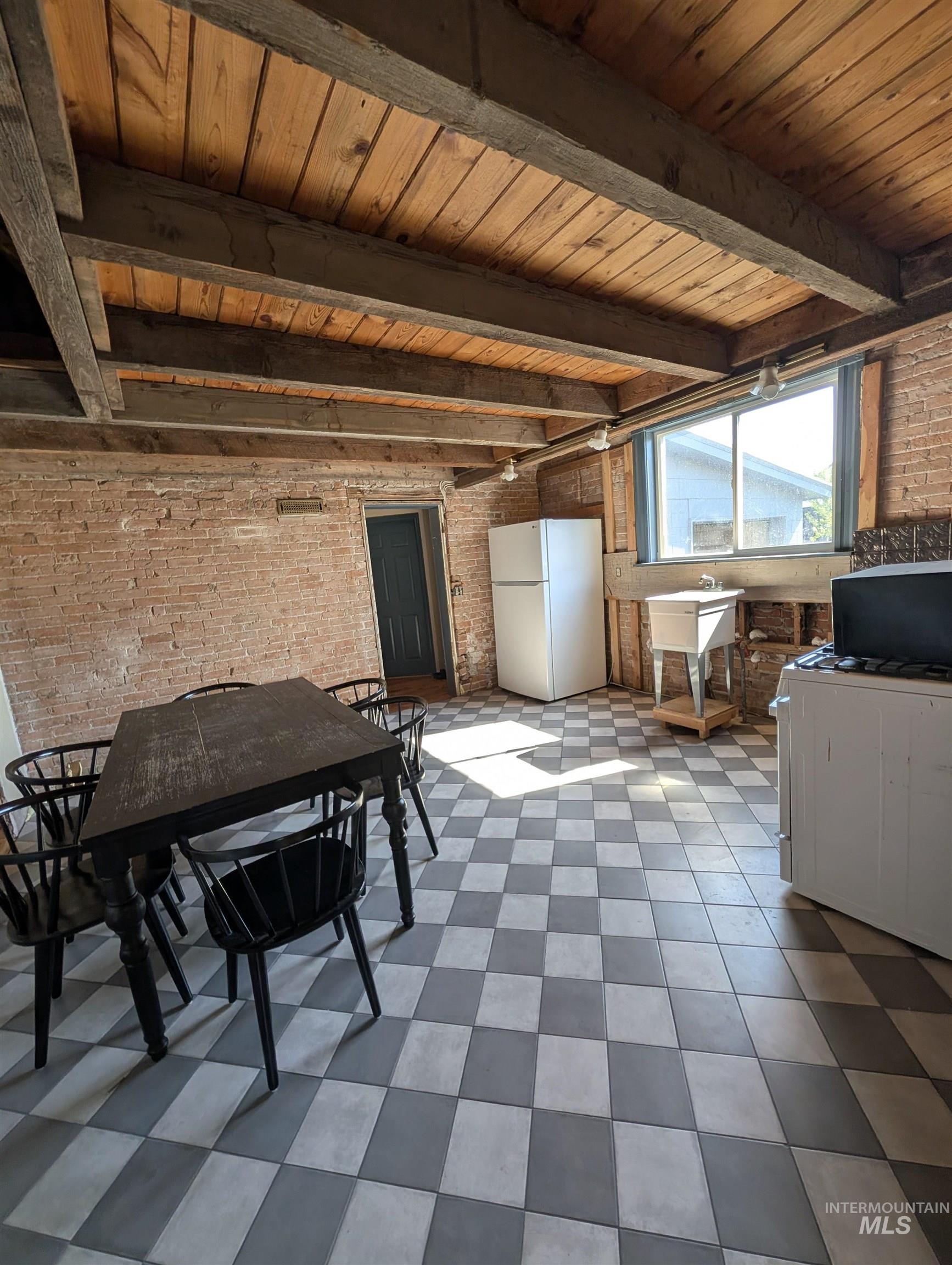4949 E 41 N Property Photo 7
