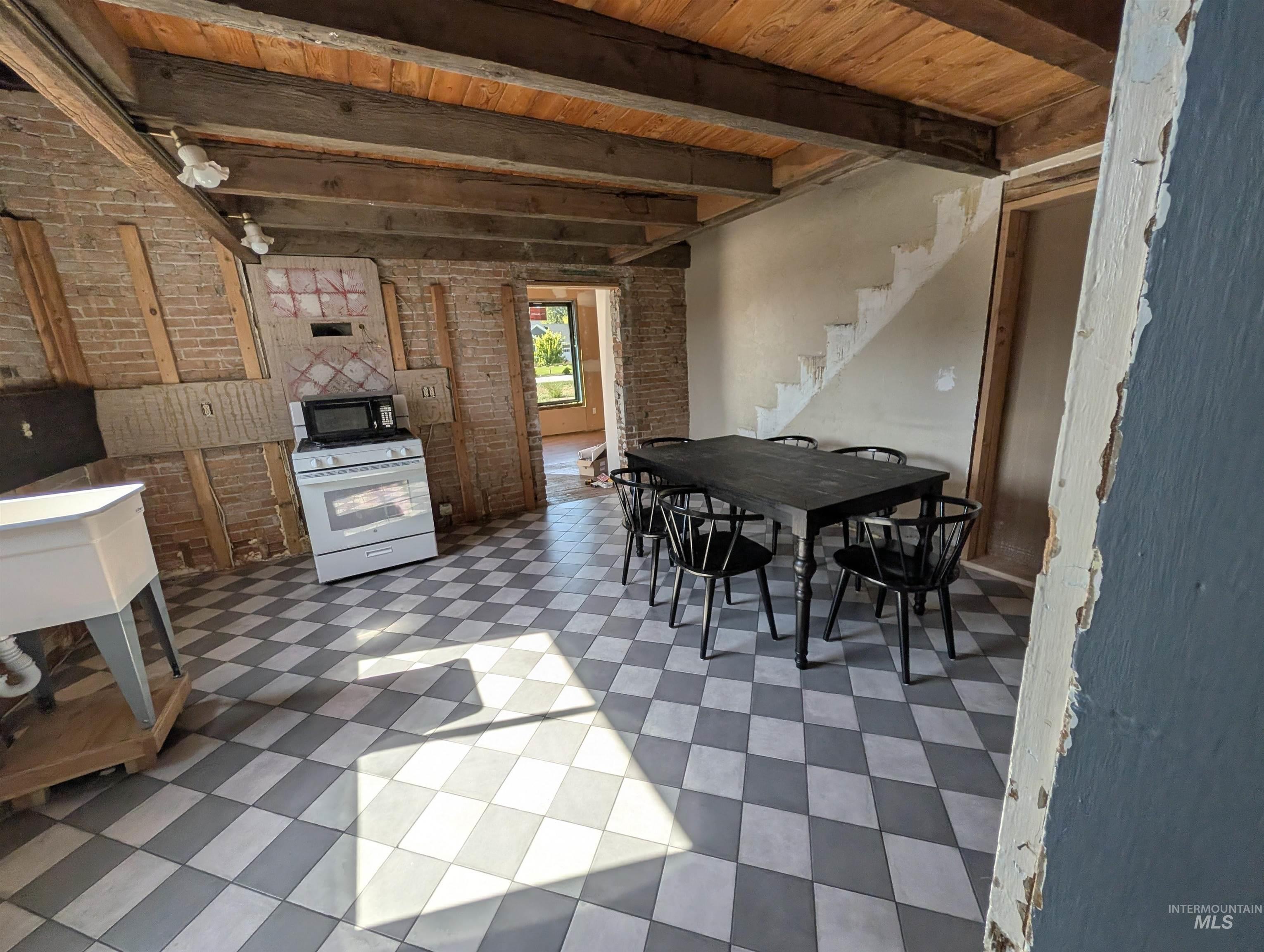 4949 E 41 N Property Photo 8