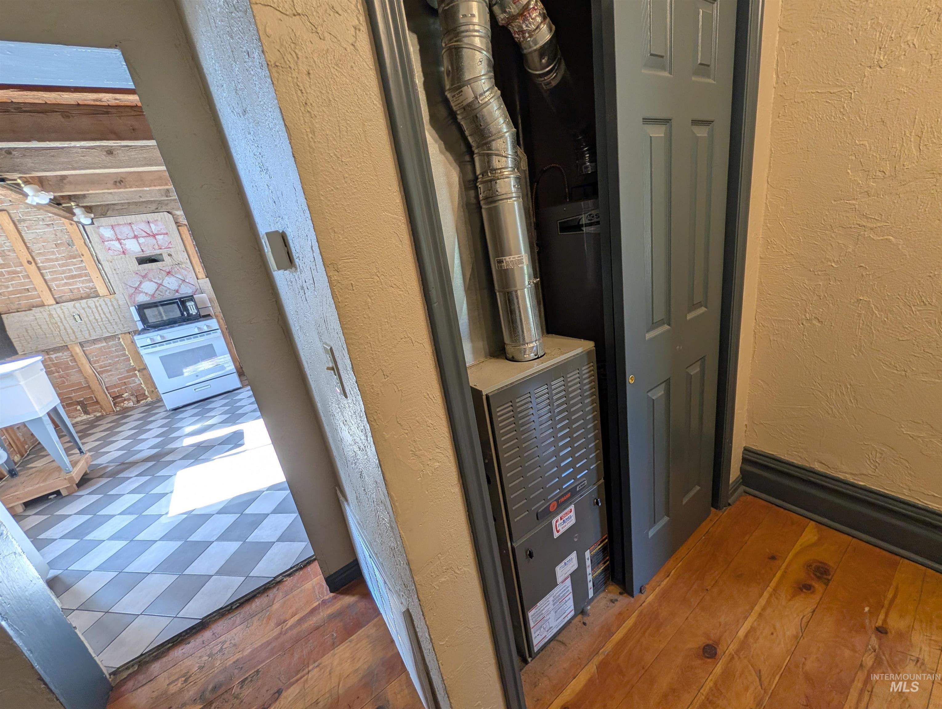 4949 E 41 N Property Photo 13