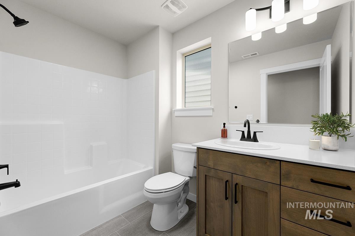 1688 E Hadler St. Property Photo 12