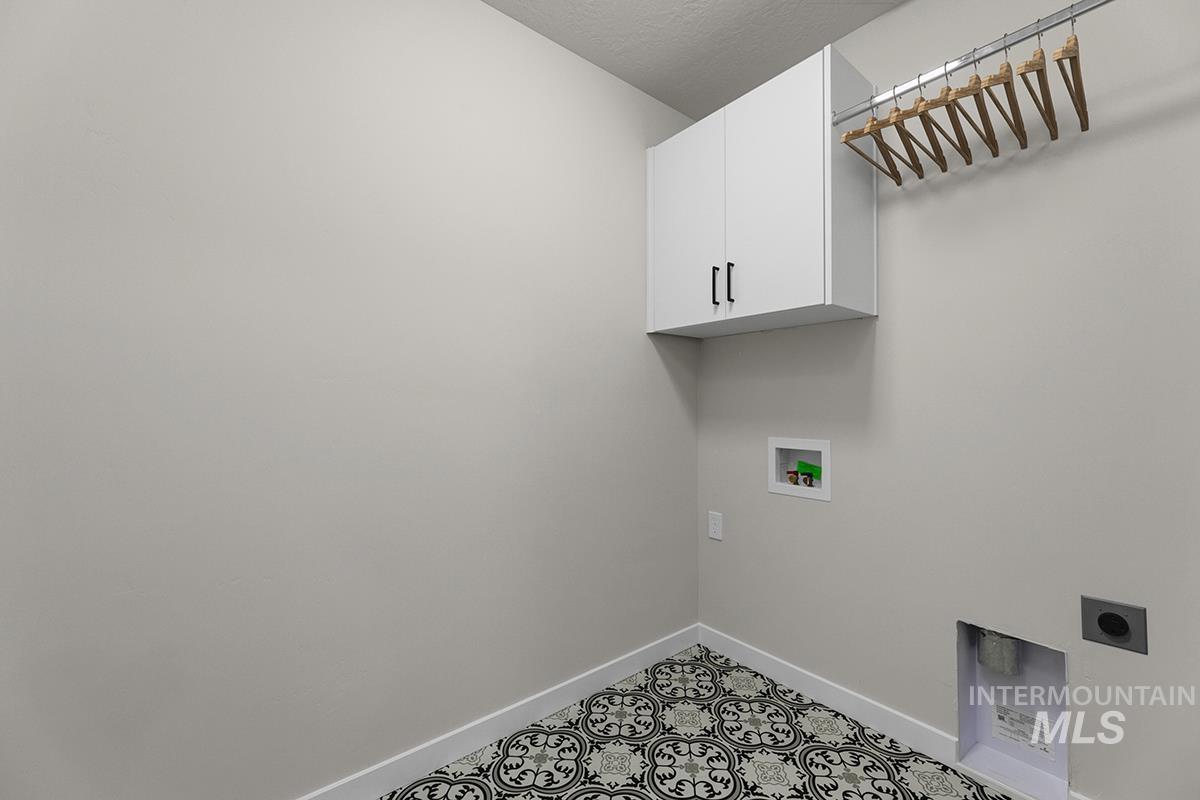 1688 E Hadler St. Property Photo 13