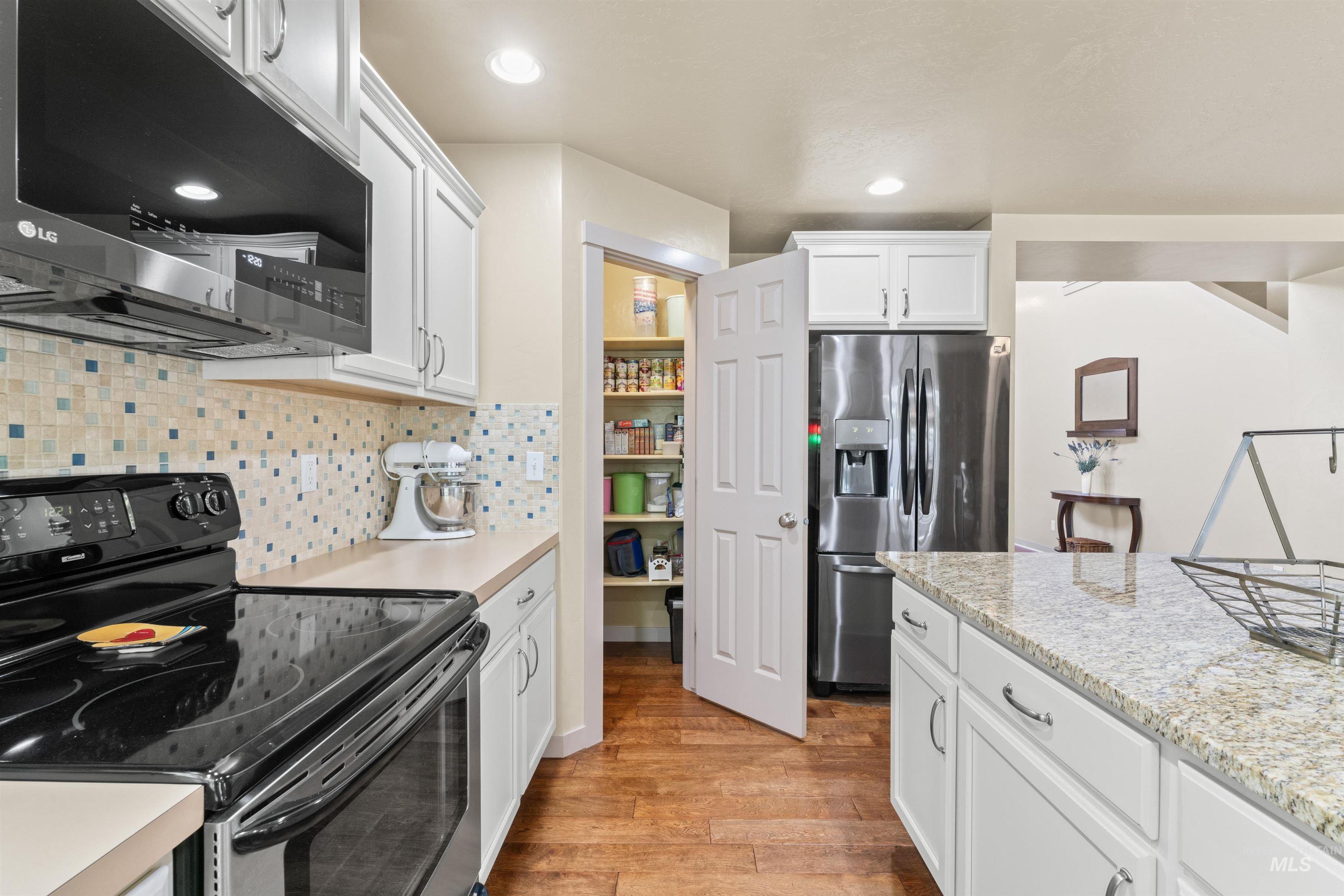 4521 W Quaker Ridge Drive Property Photo 3
