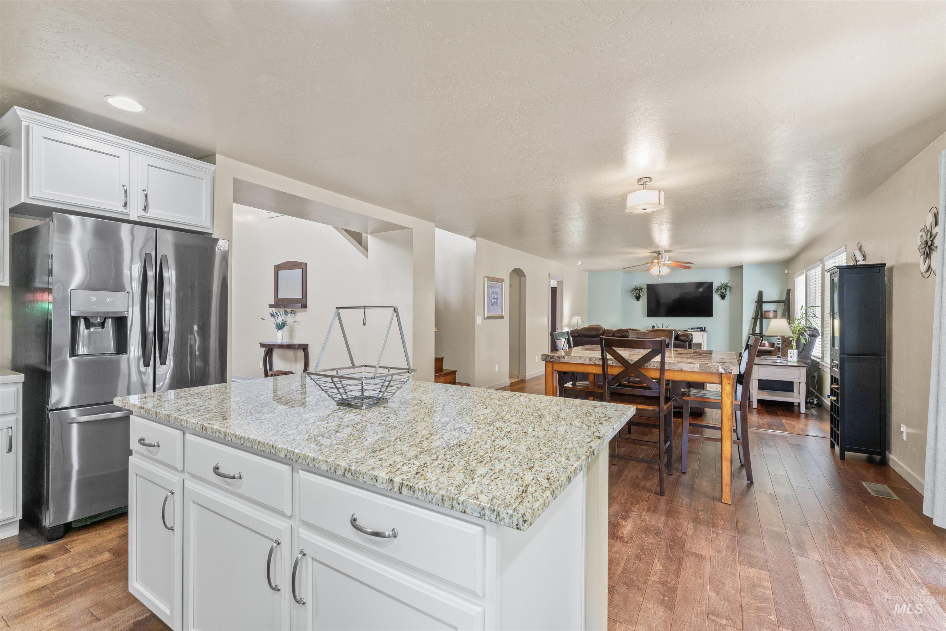 4521 W Quaker Ridge Drive Property Photo 4