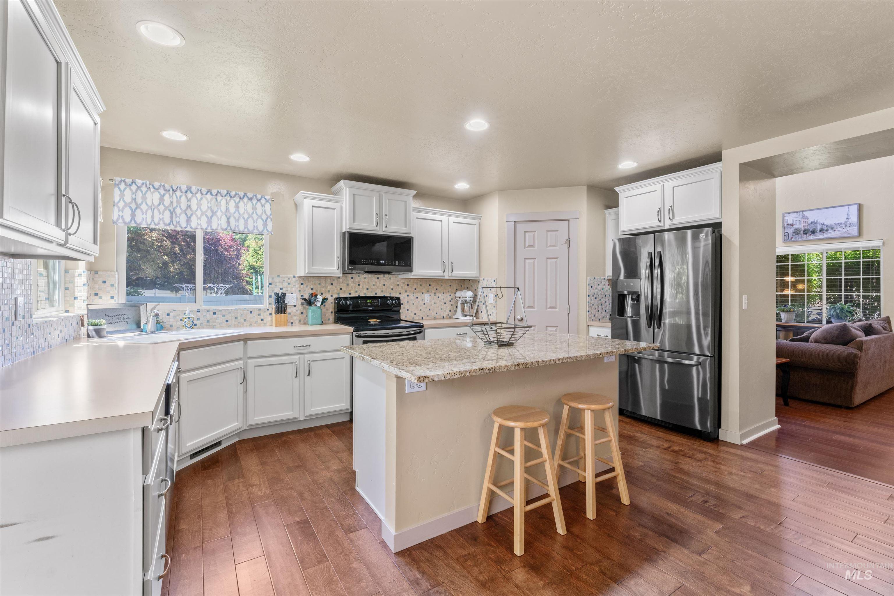 4521 W Quaker Ridge Drive Property Photo 6