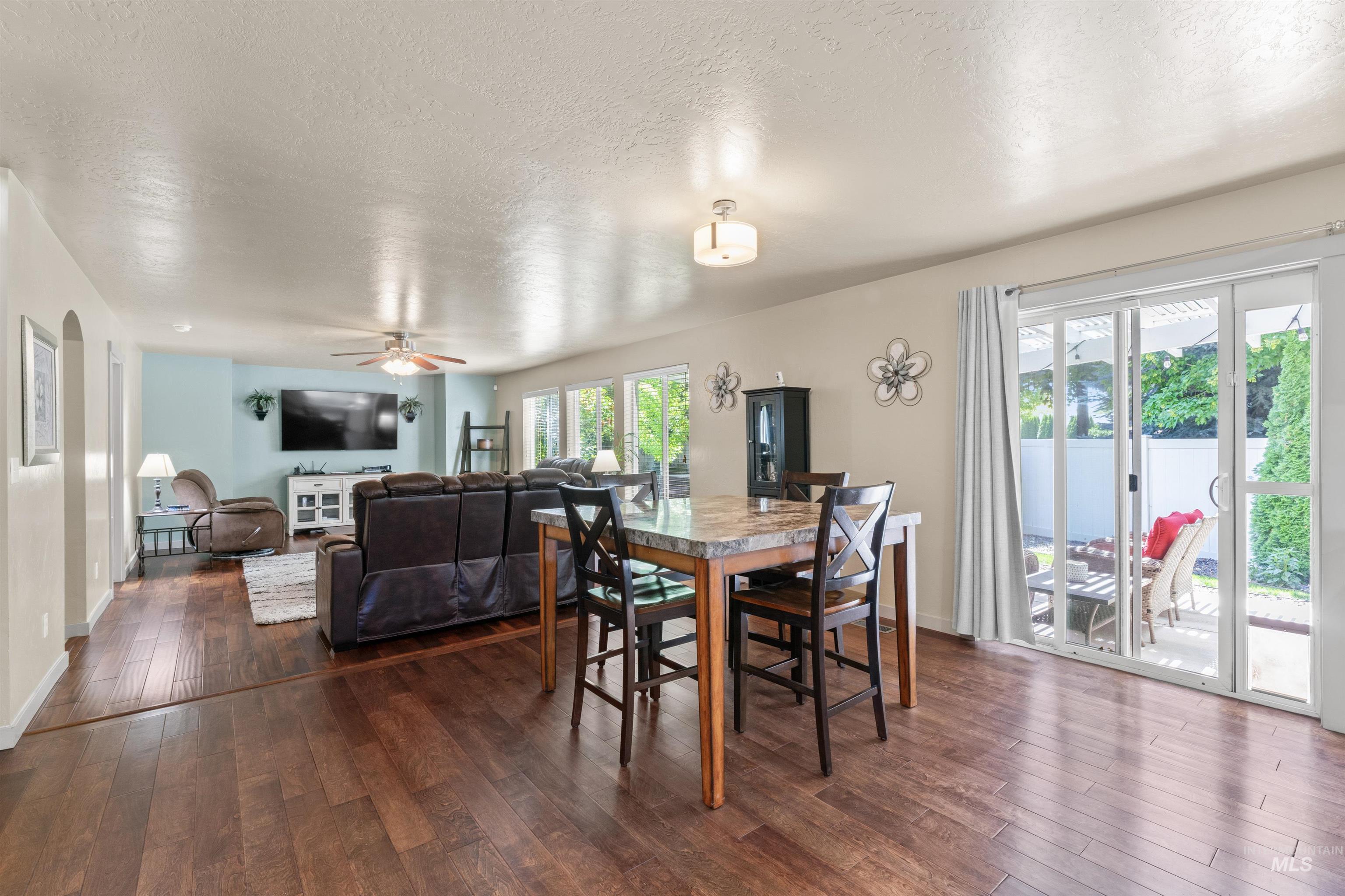 4521 W Quaker Ridge Drive Property Photo 8