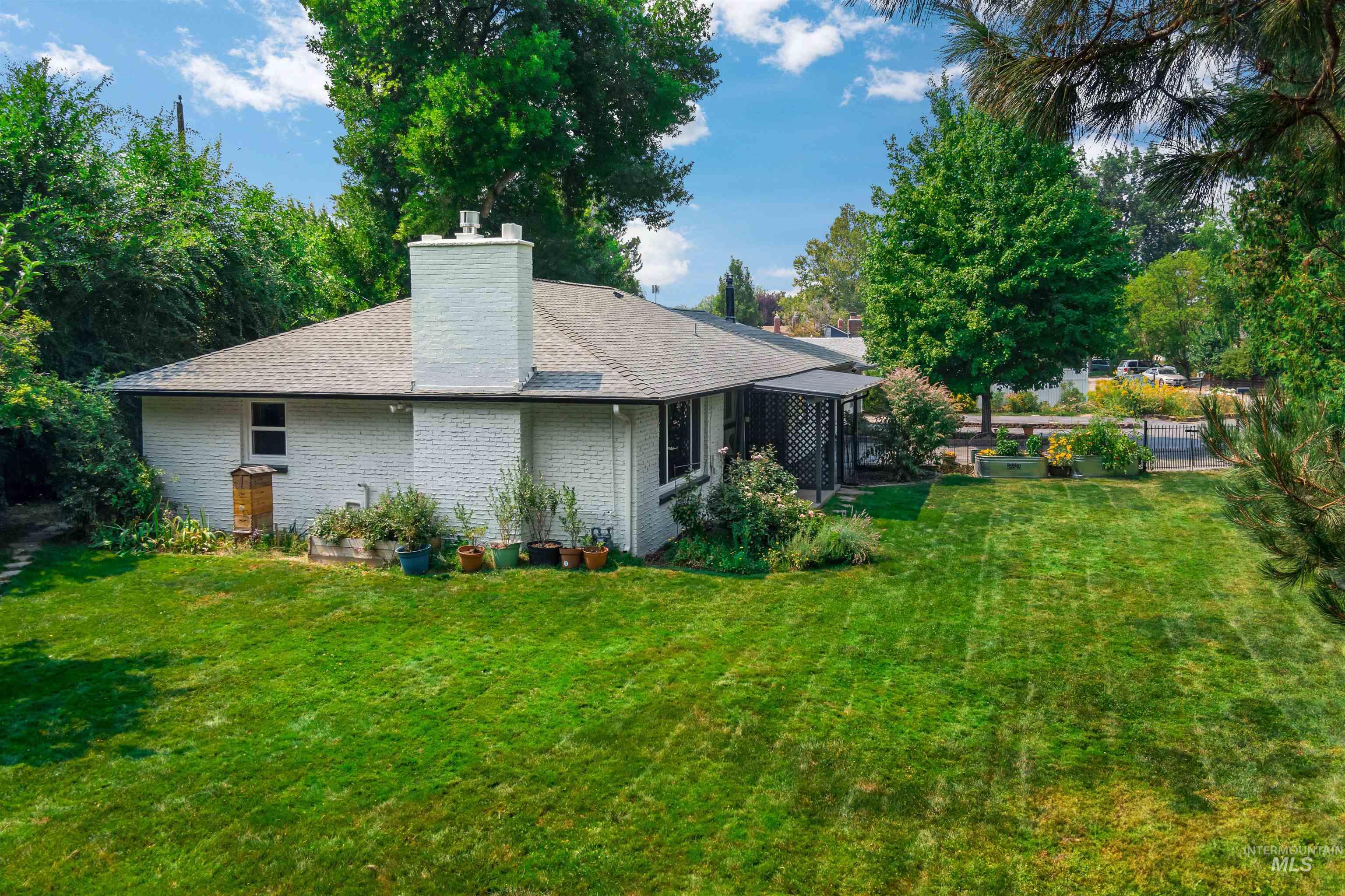 157 W Willoway Drive Property Photo 31