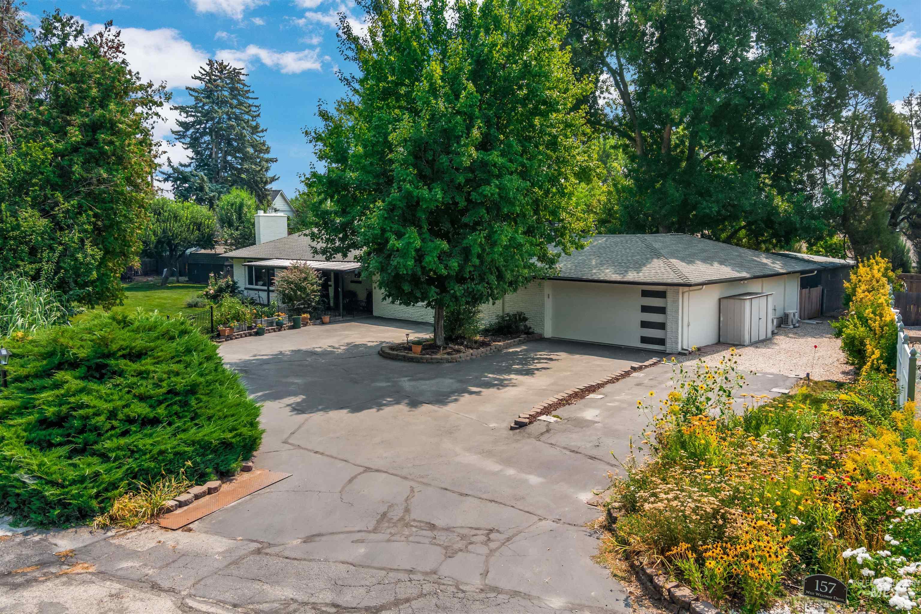157 W Willoway Drive Property Photo 33