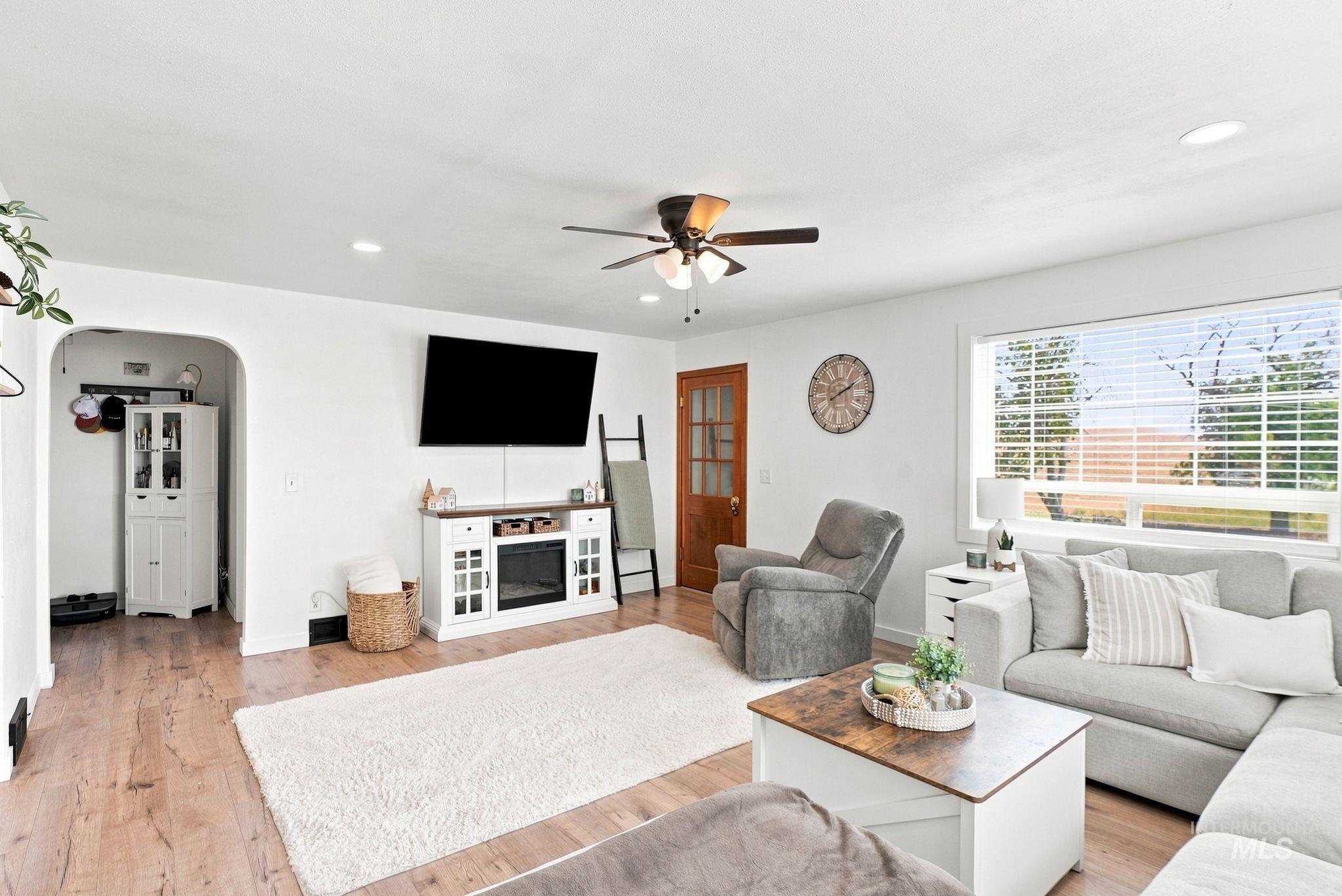16078 Hoffman Road Property Photo 5