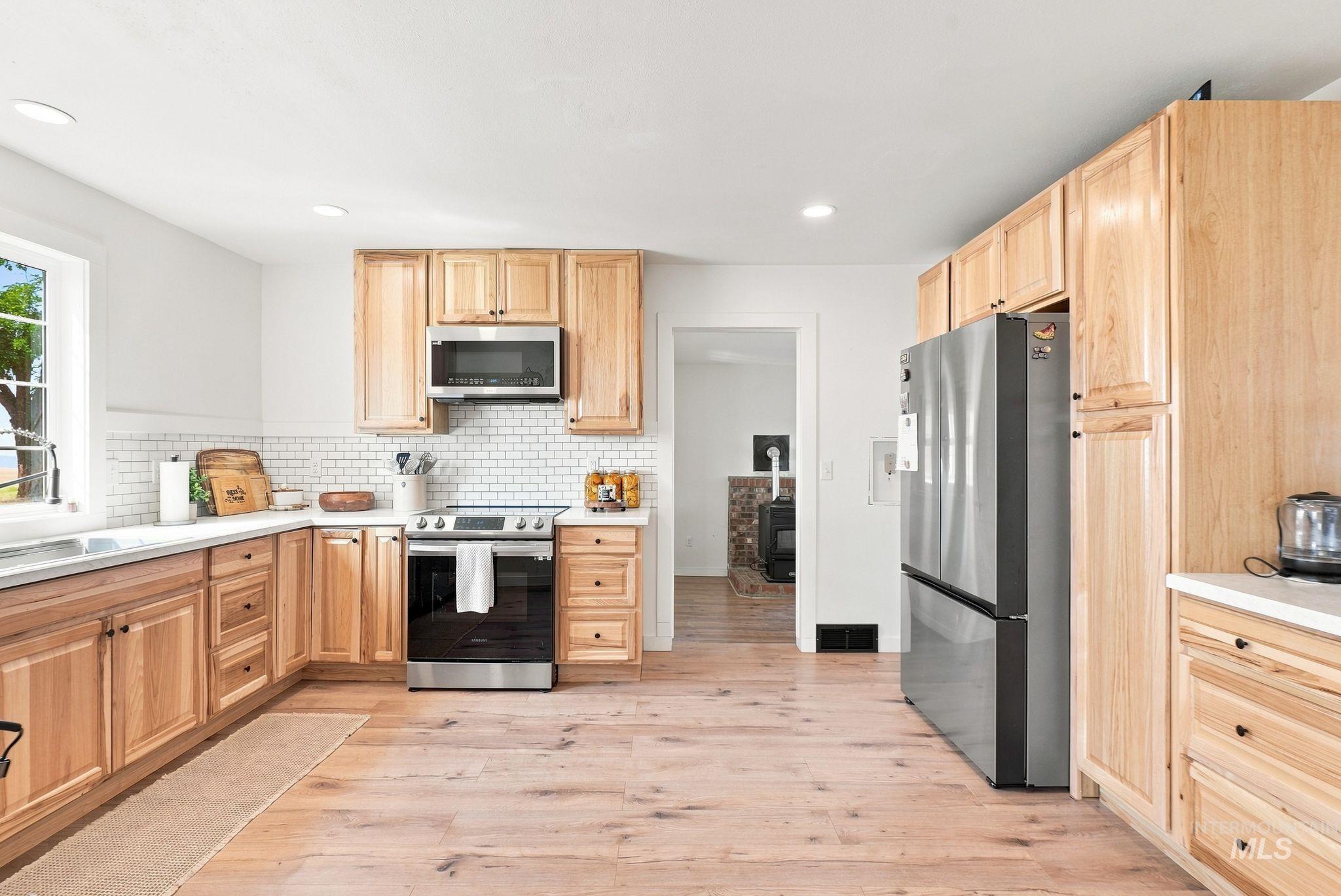 16078 Hoffman Road Property Photo 16