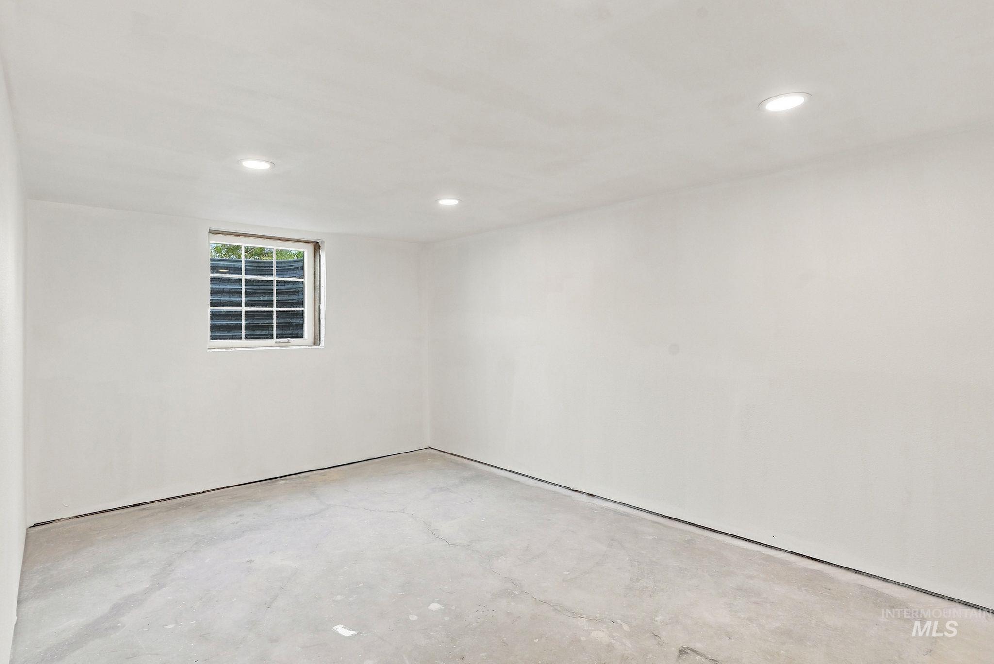 16078 Hoffman Road Property Photo 22