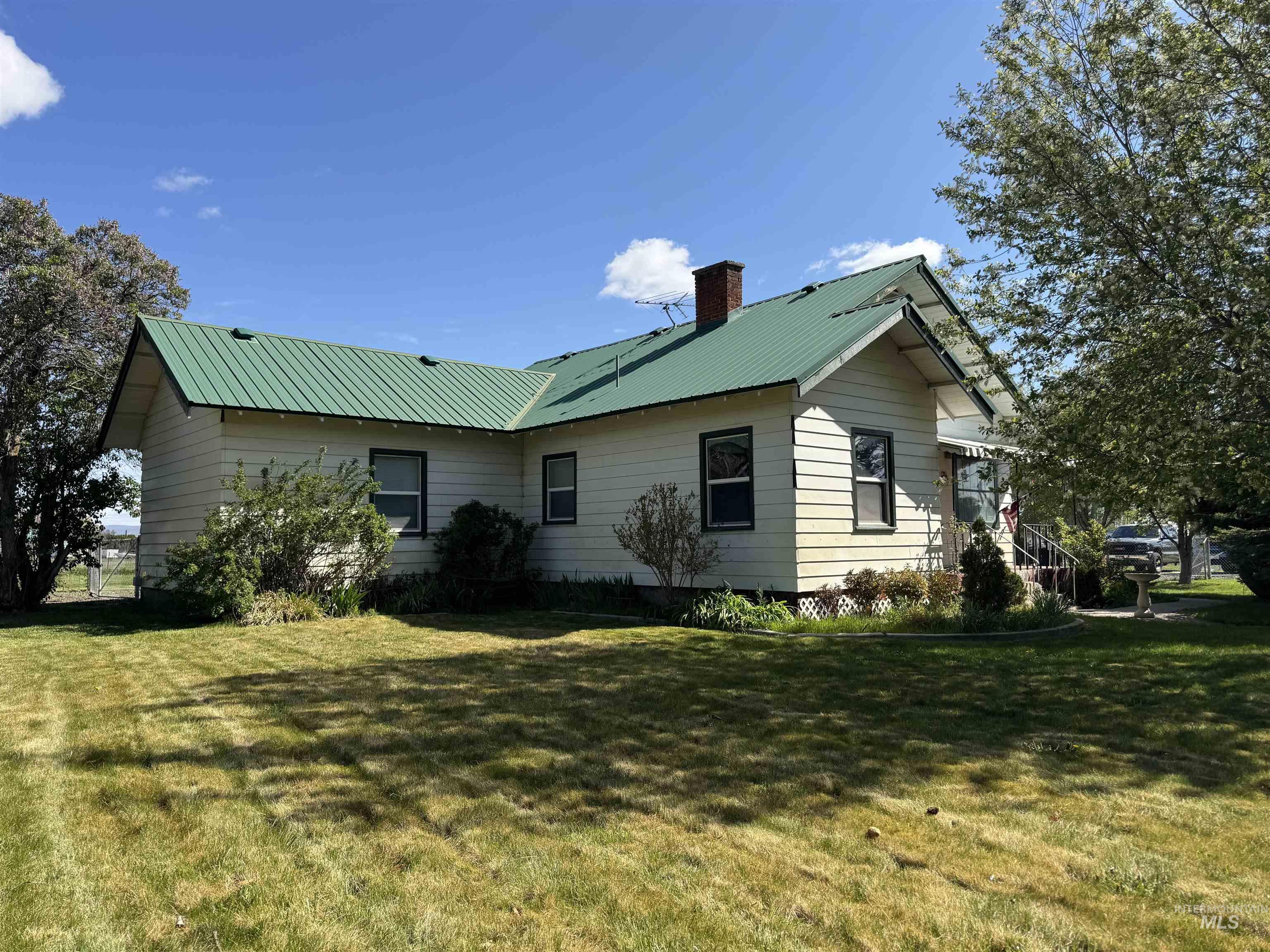 1698 State Highway 46 Property Photo 1