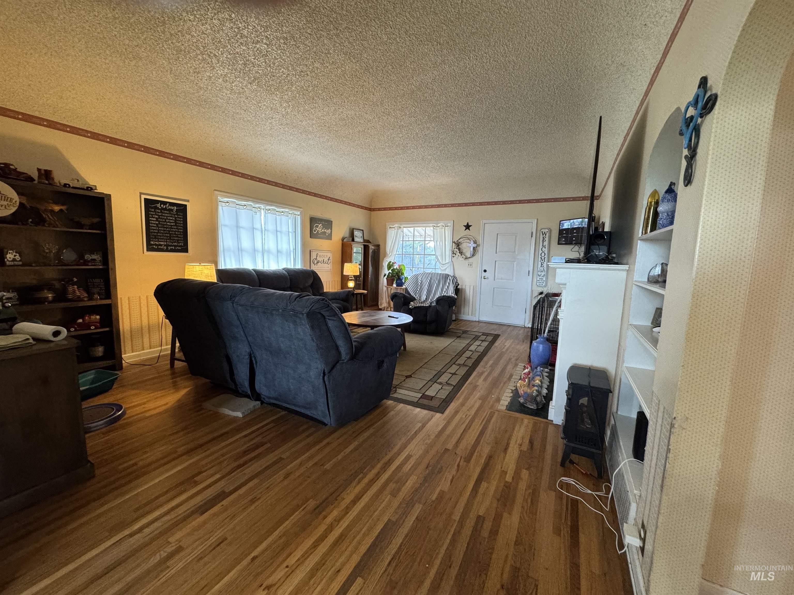 1698 State Highway 46 Property Photo 4