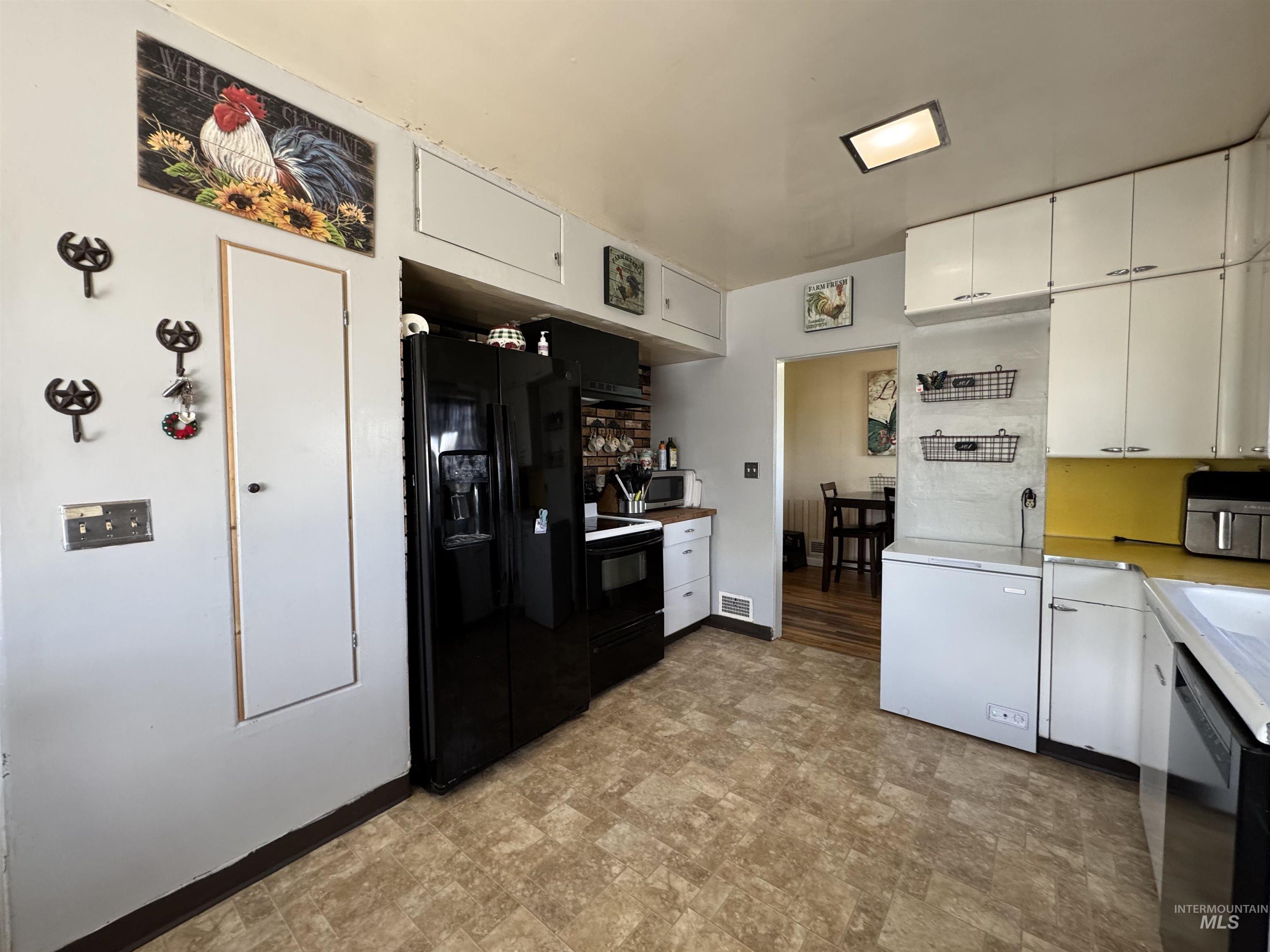 1698 State Highway 46 Property Photo 13