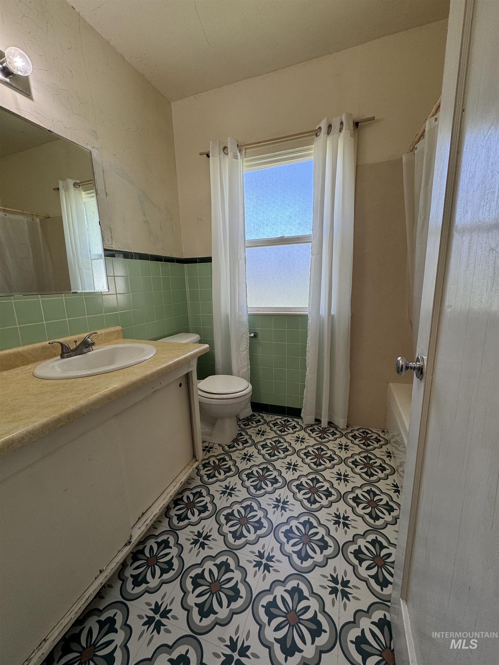 1698 State Highway 46 Property Photo 15