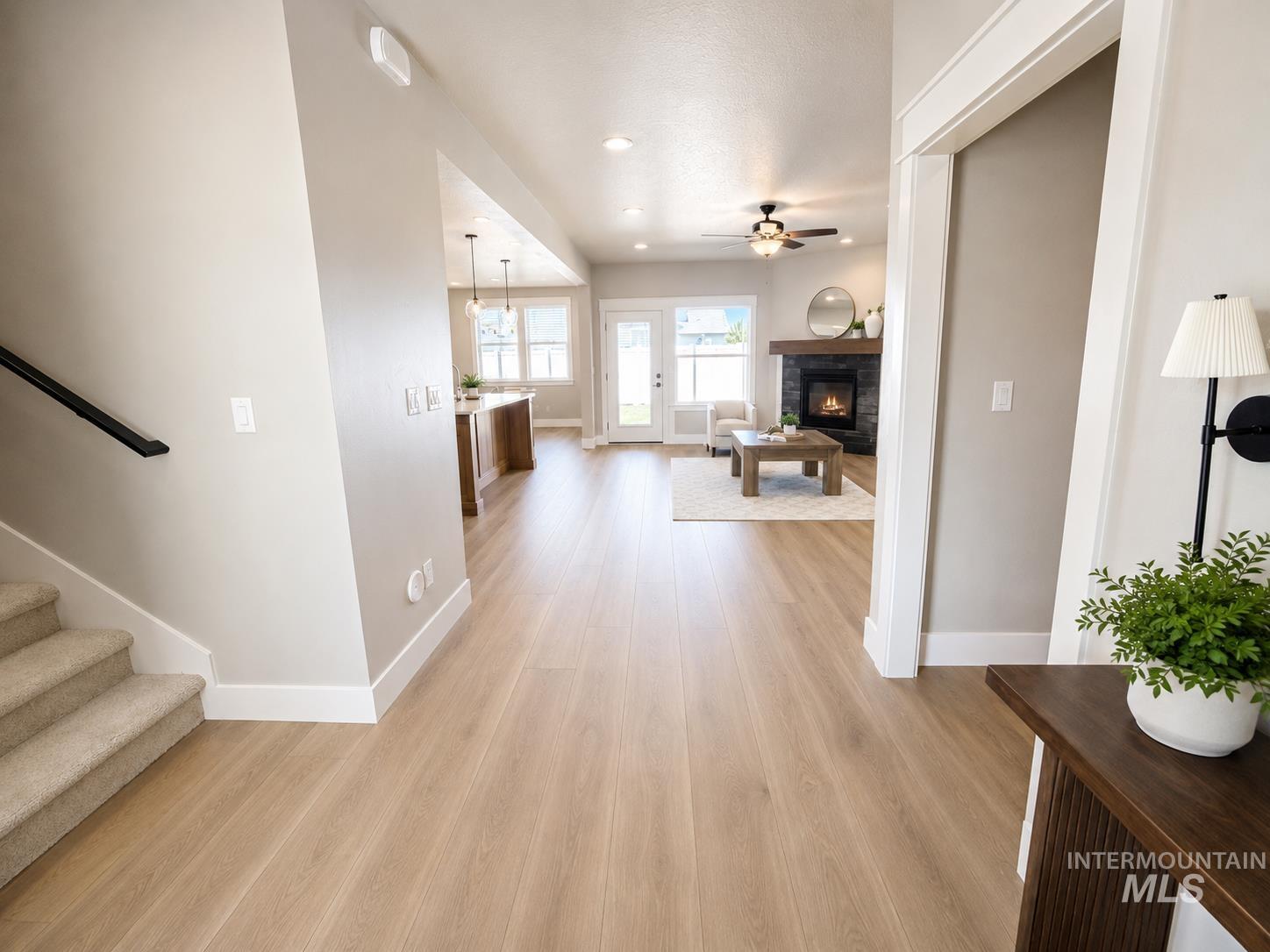 1110 S Recess Way Property Photo 2