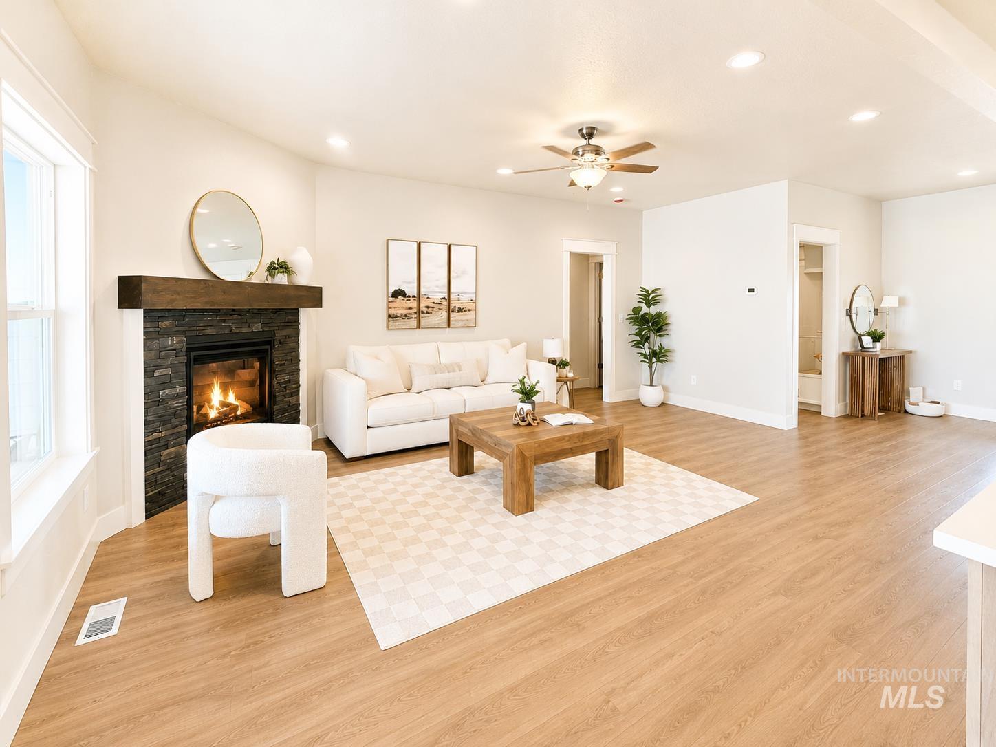 1110 S Recess Way Property Photo 3