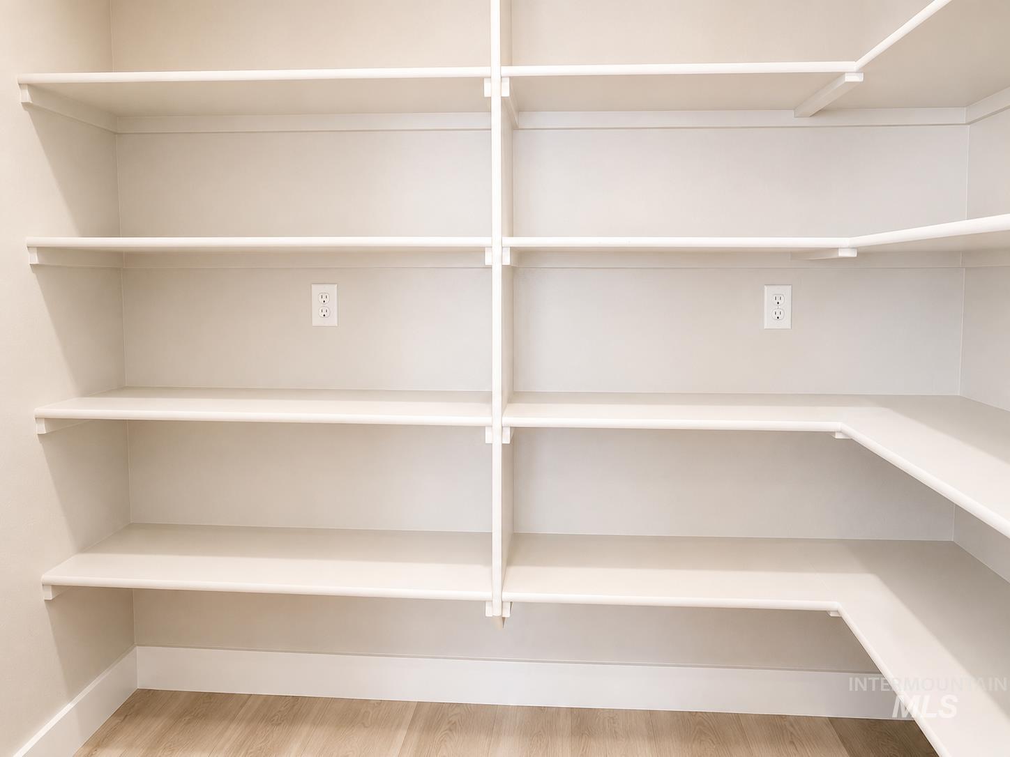 1110 S Recess Way Property Photo 6