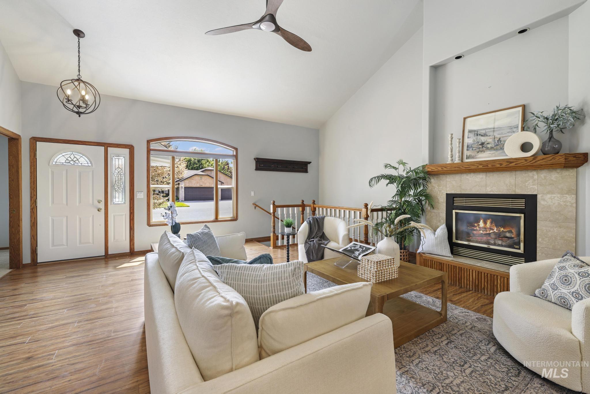 2047 Candlewood Cir Property Photo 10