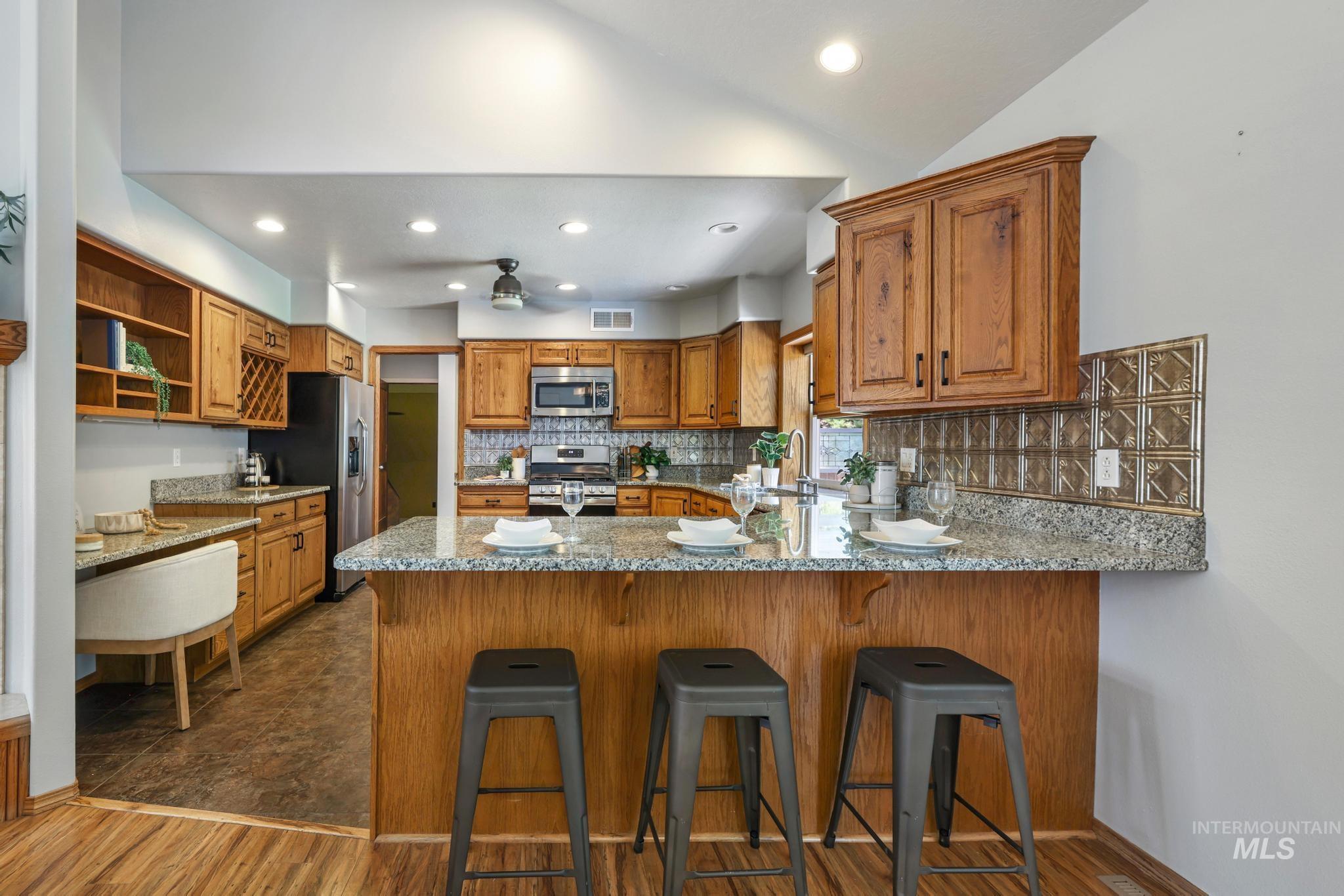2047 Candlewood Cir Property Photo 14