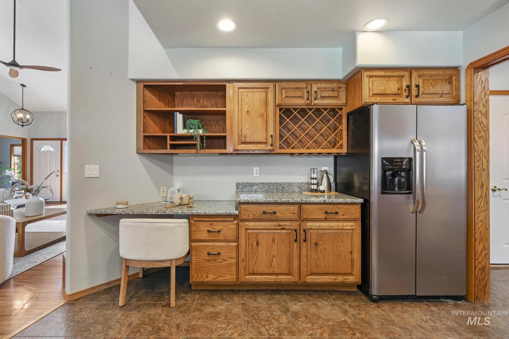 2047 Candlewood Cir Property Photo 15
