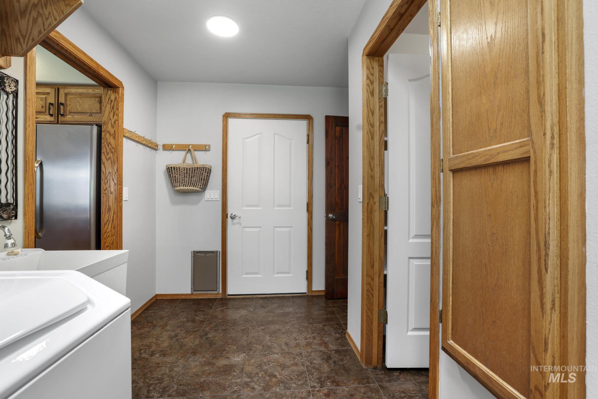 2047 Candlewood Cir Property Photo 29