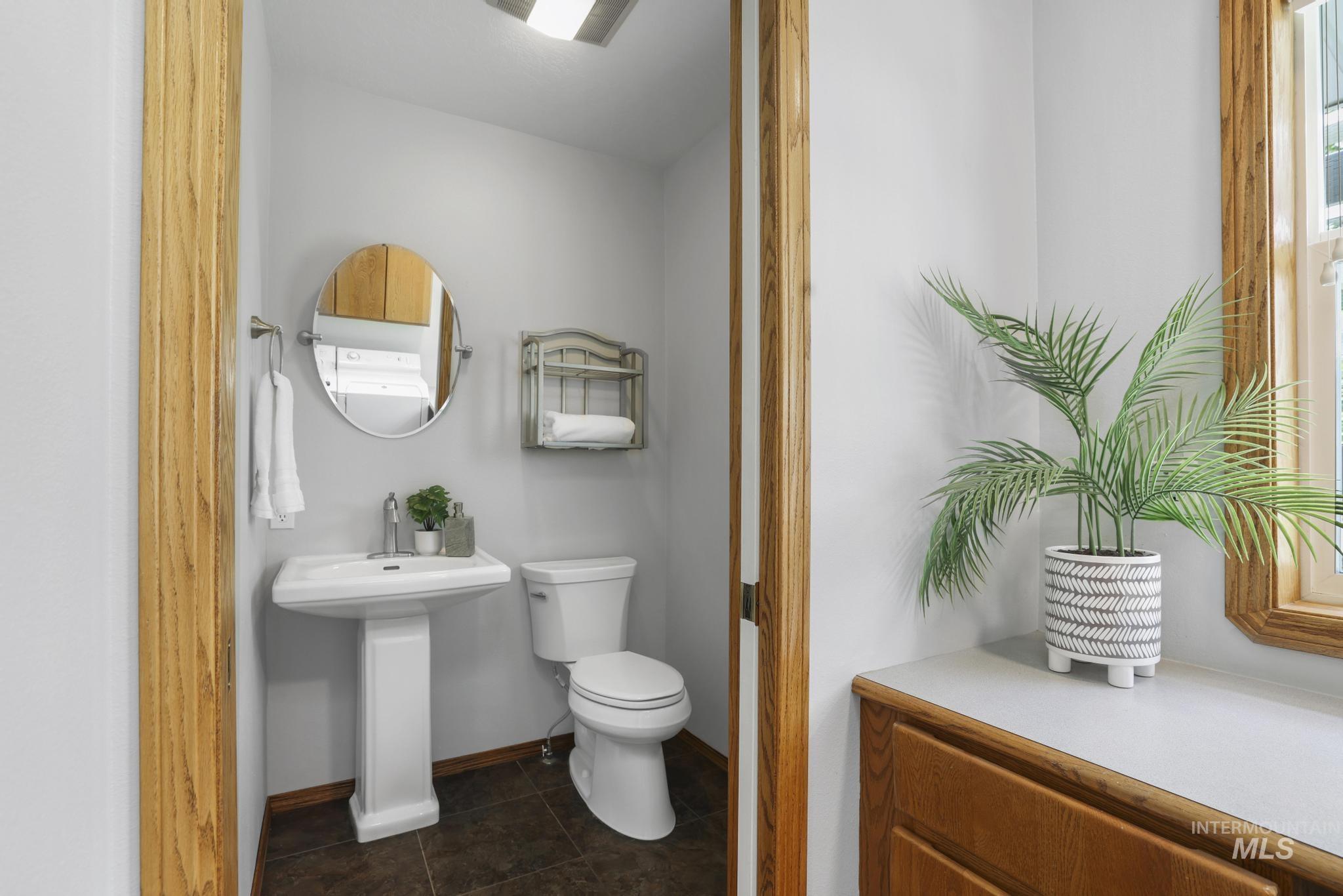 2047 Candlewood Cir Property Photo 30