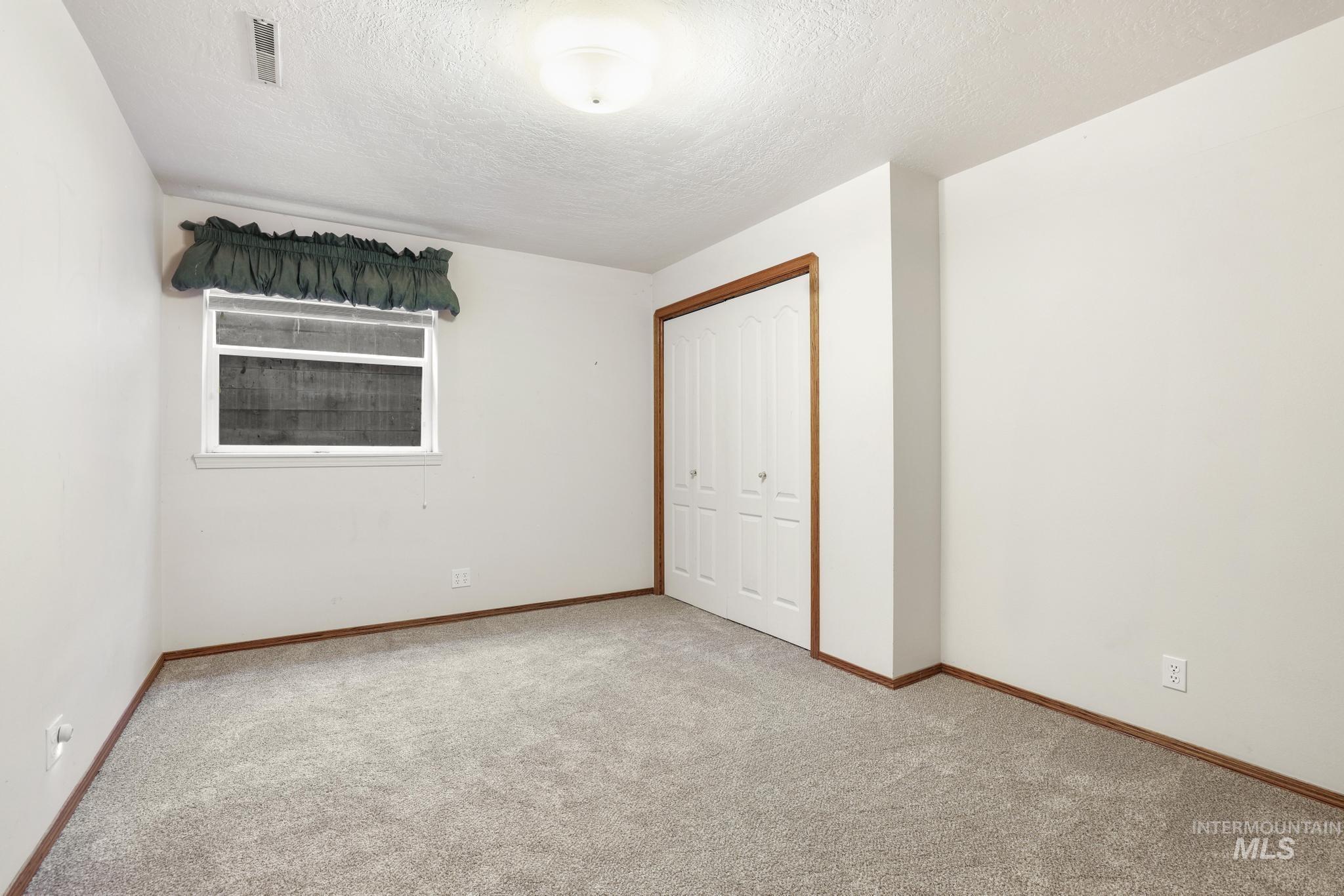 2047 Candlewood Cir Property Photo 35