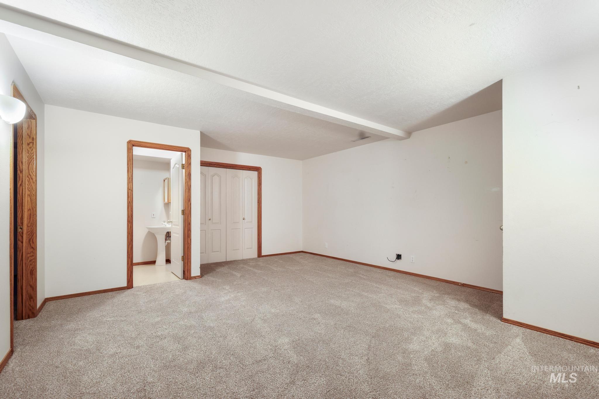 2047 Candlewood Cir Property Photo 36