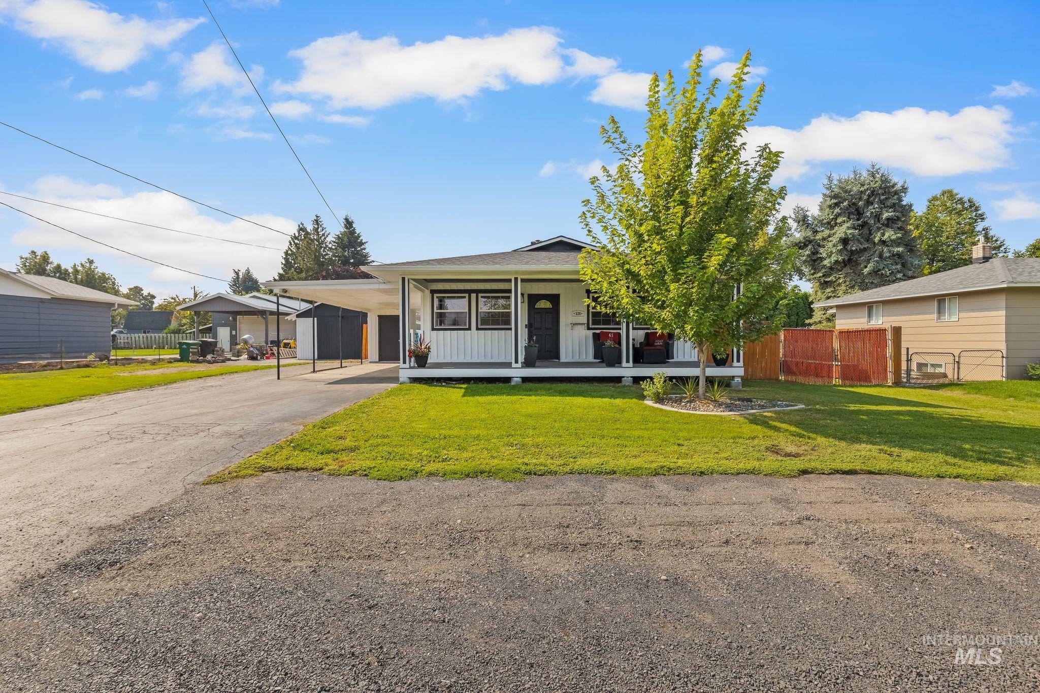 526 Airway Ave Property Photo 1