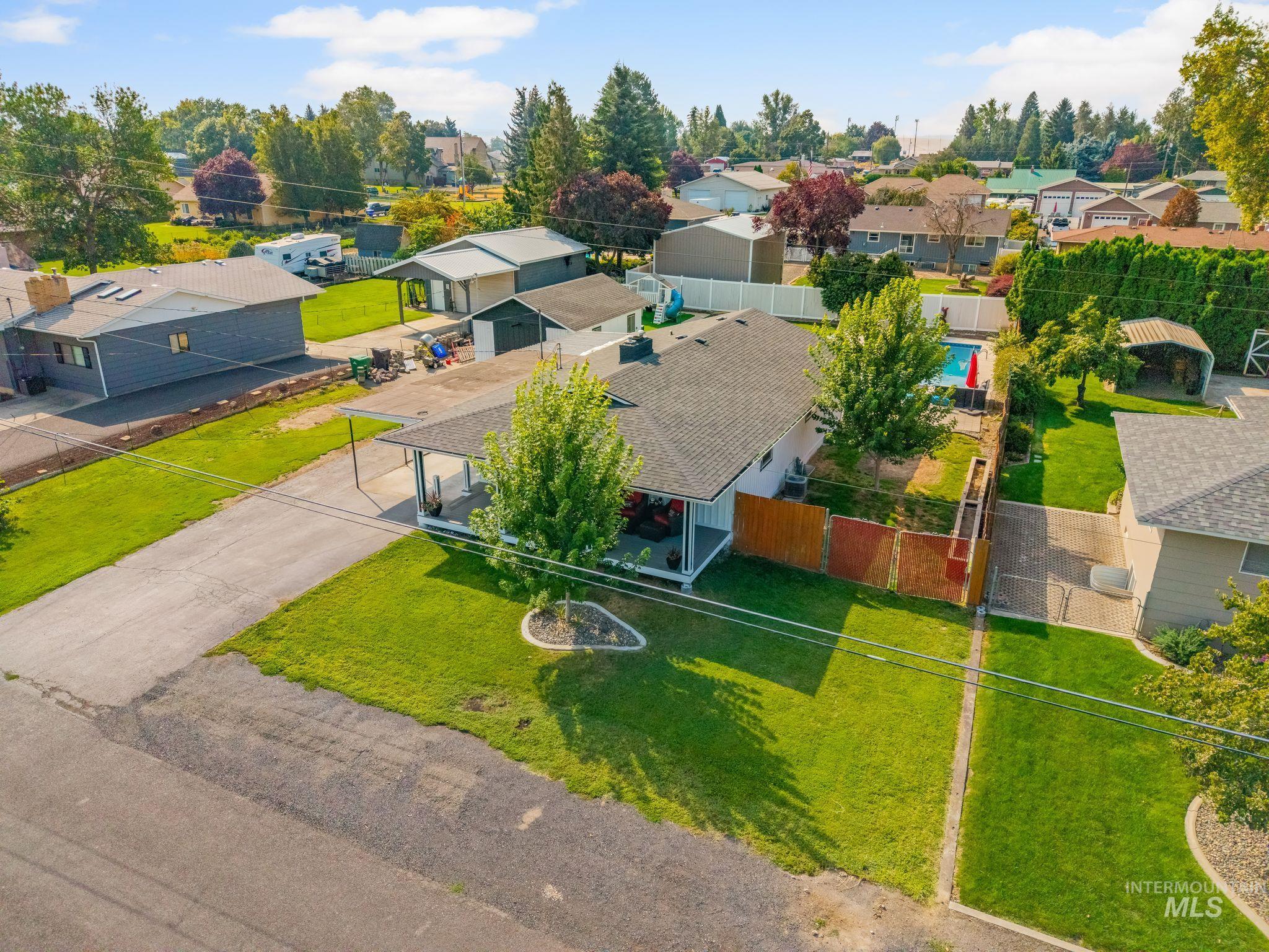 526 Airway Ave Property Photo 4