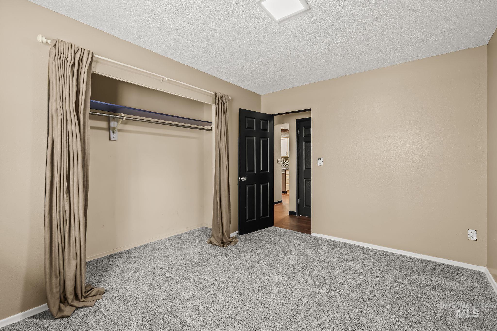 526 Airway Ave Property Photo 24