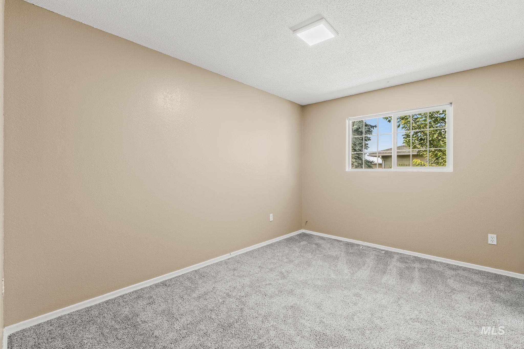 526 Airway Ave Property Photo 25