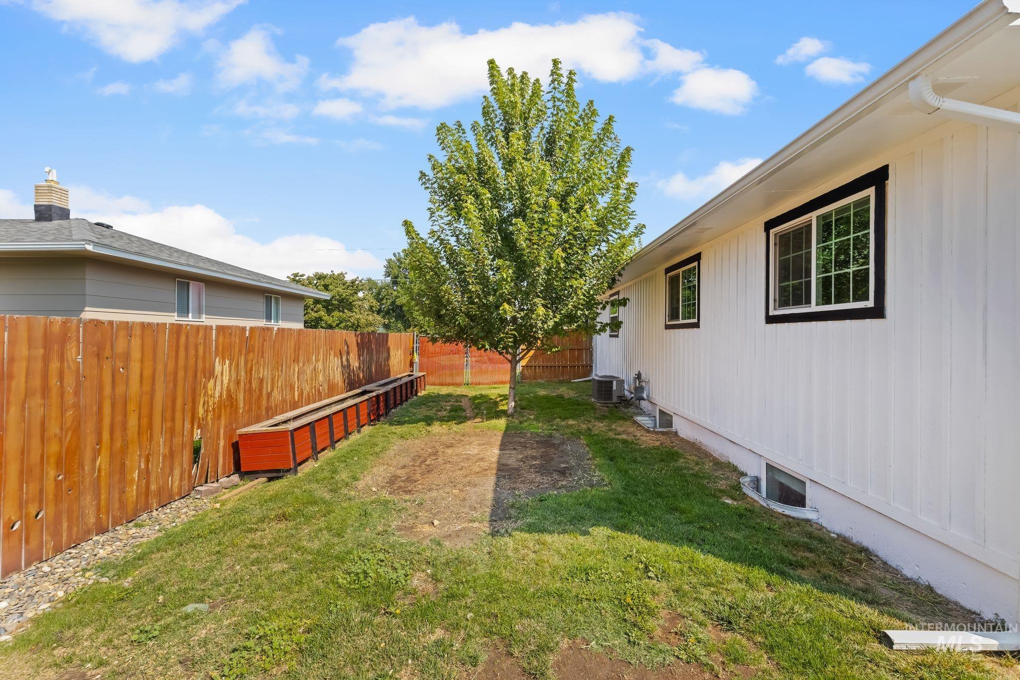 526 Airway Ave Property Photo 43
