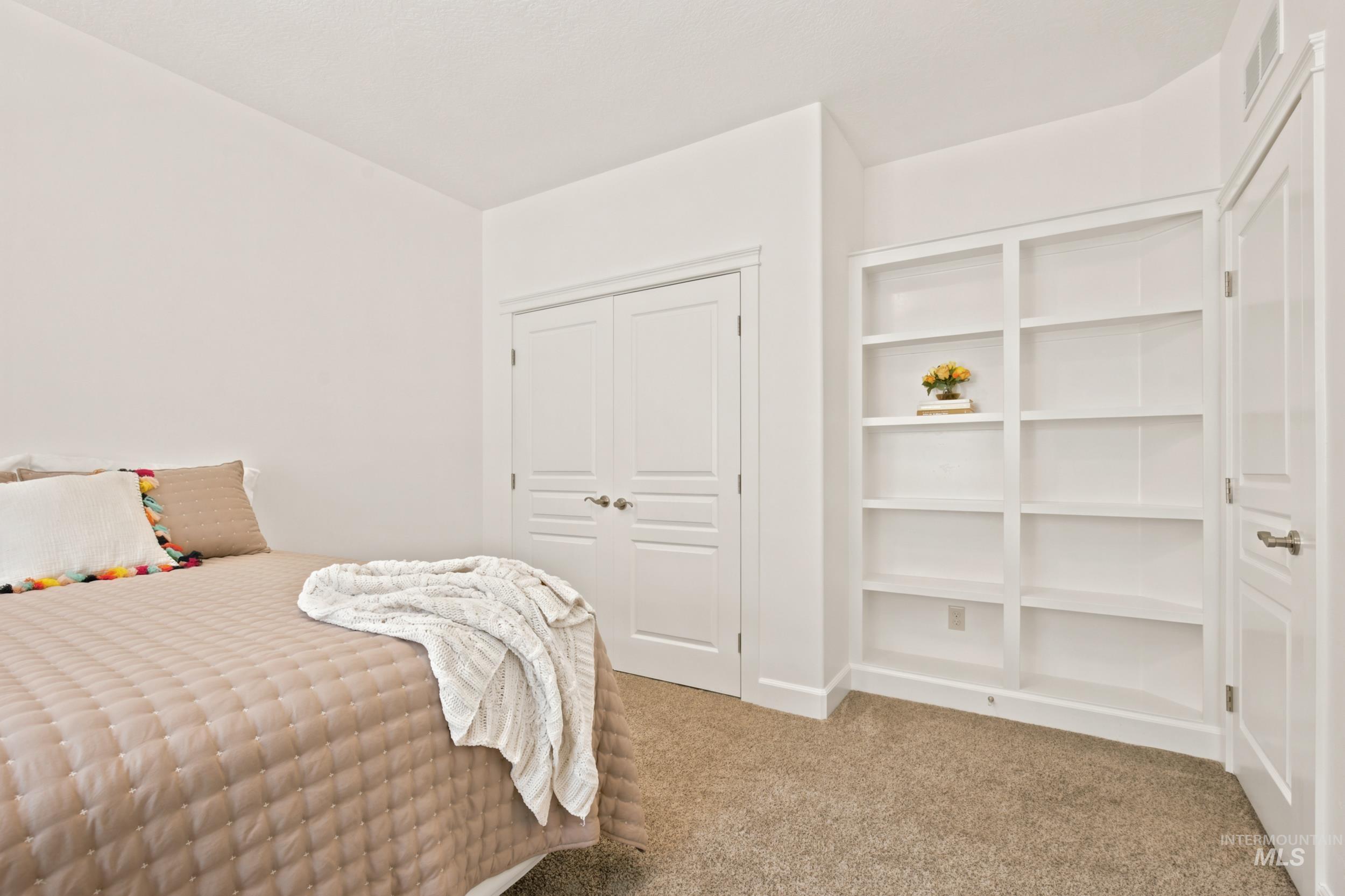 159 E San Pedro St Property Photo 4