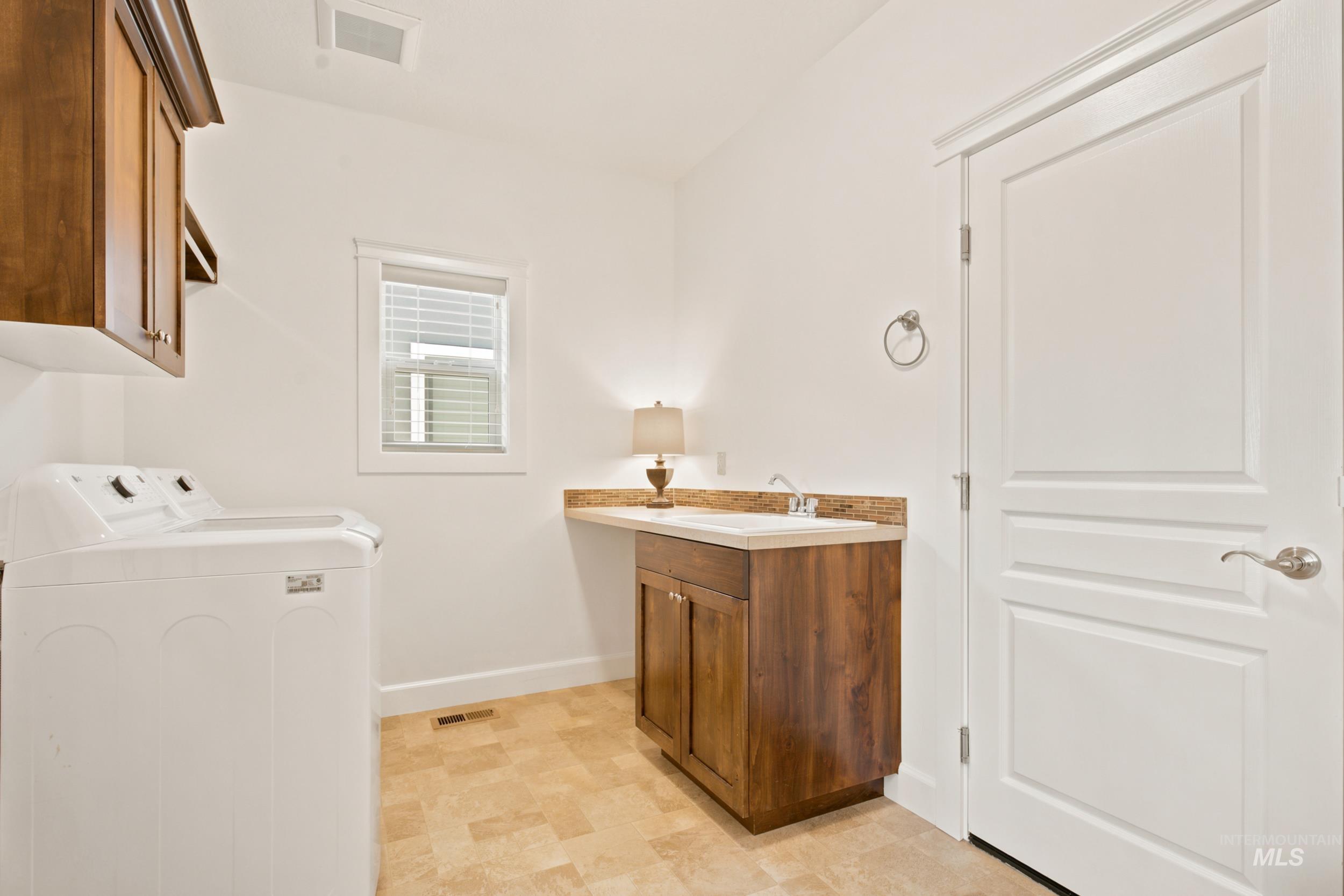 159 E San Pedro St Property Photo 23