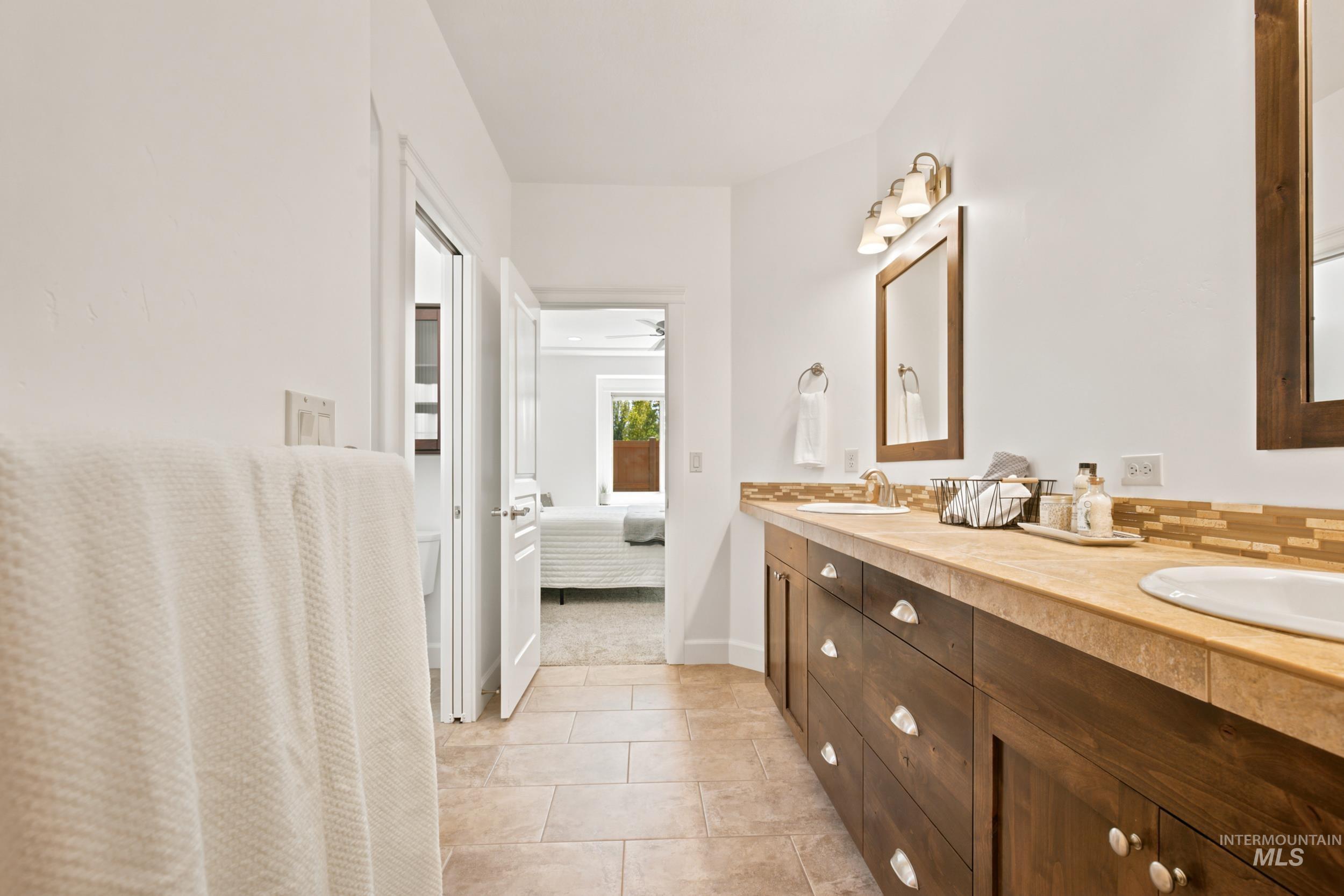 159 E San Pedro St Property Photo 37
