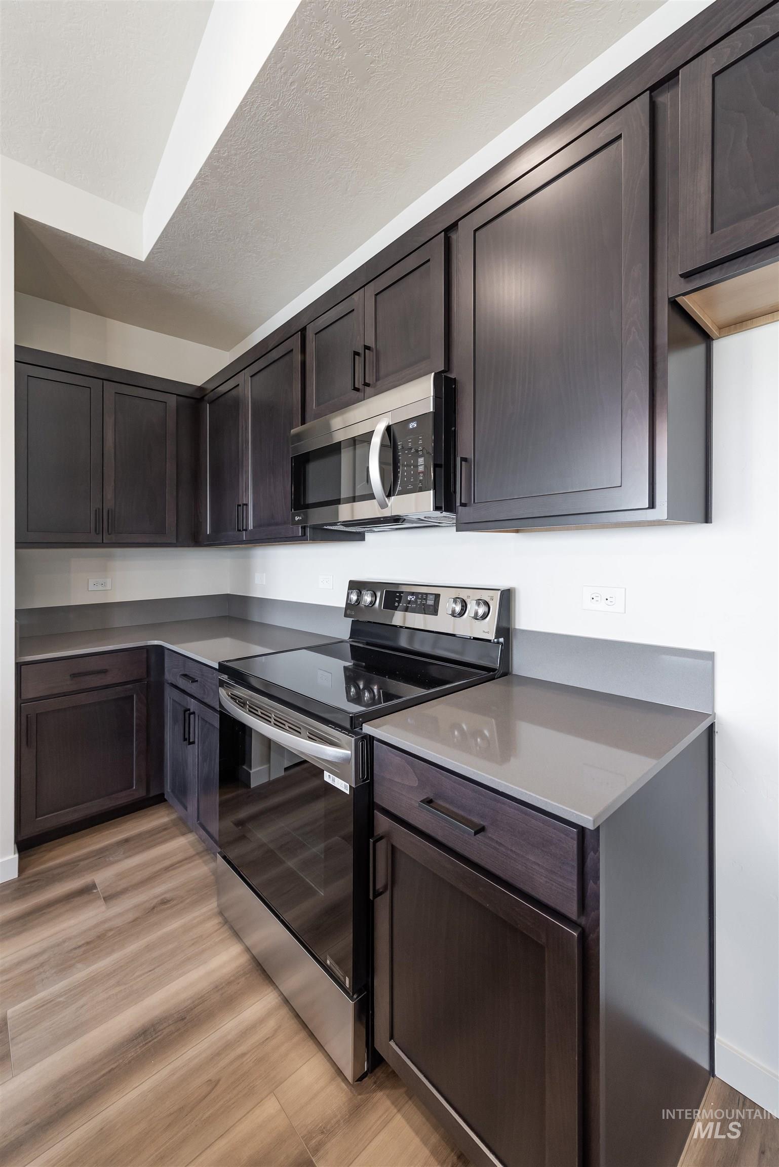 345 E Chevy Dr. Property Photo 12